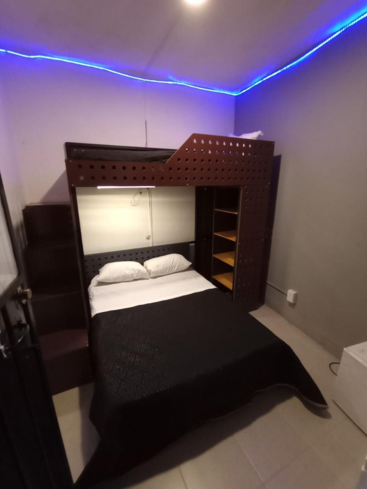 Guest house Roomies Parque *