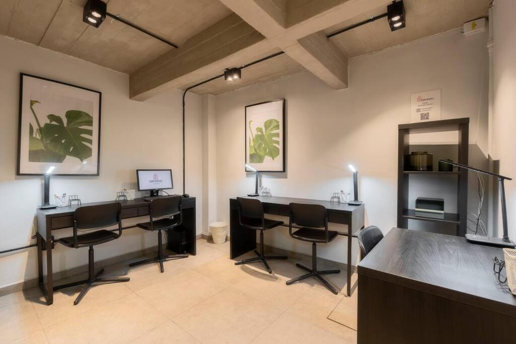P102 Modern 3bdrm 2bath Private Balcony & Rooftop *
