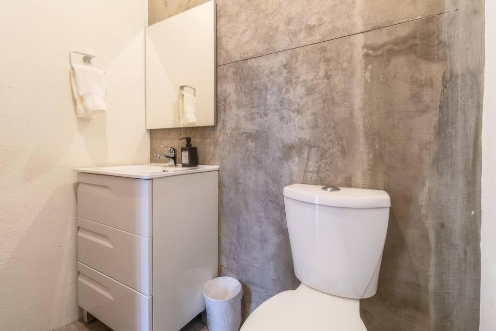 L104 New 2bdrm 1bath Fits 6 Ac Rooftop L104 New 2bdrm 1bath Fits 6 Ac Rooftop Apartment Mexico City