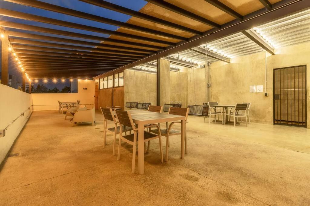 L203 New 1bdrm 1bath Ac Rooftop