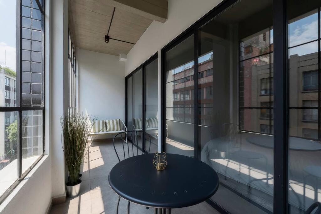 P402 Private Balcony 3bdrm 2bth Ac Rooftop Apartment *