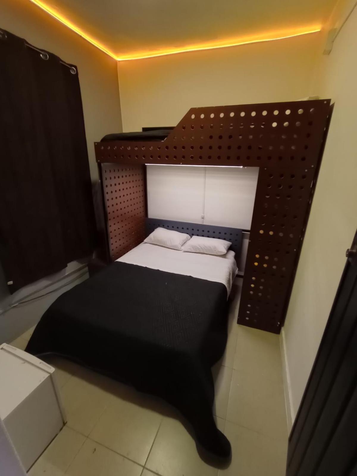 Guest house Roomies Parque Mexico City