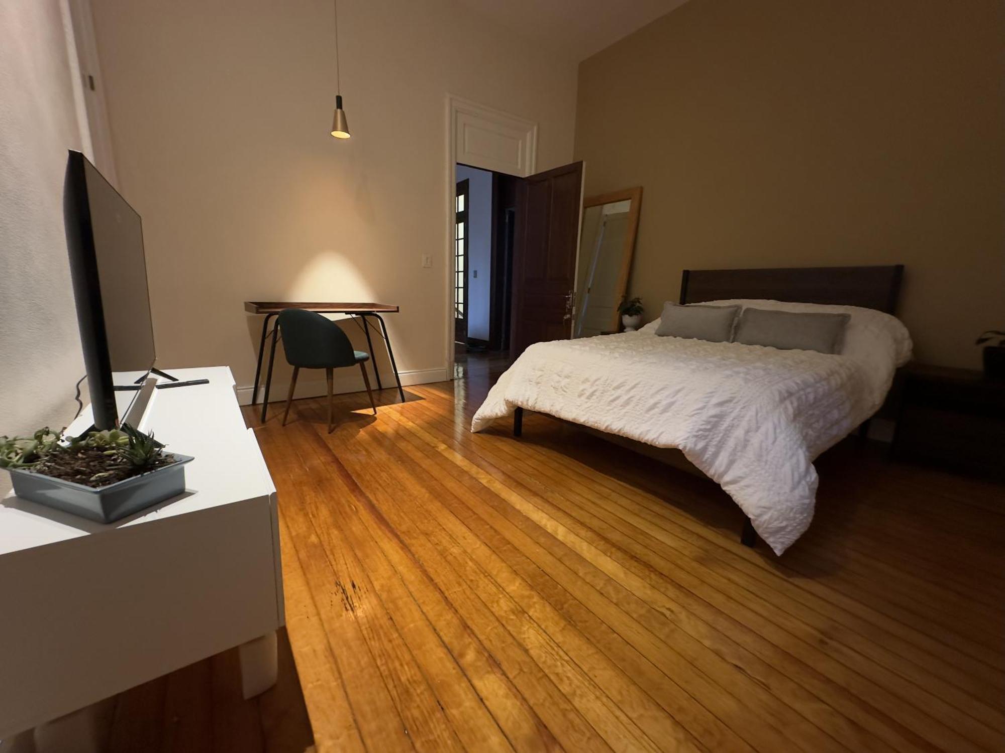 Manrique's Apartment *