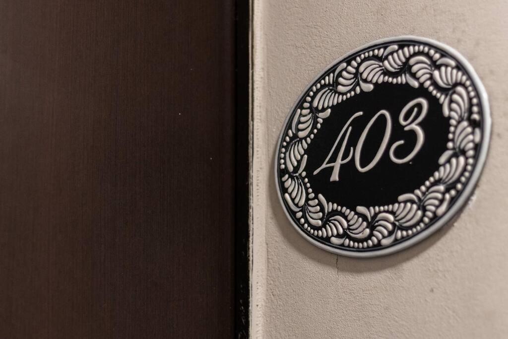403 Walk To Zocalo 1bdrm 1bath Ac Rooftop Apartment