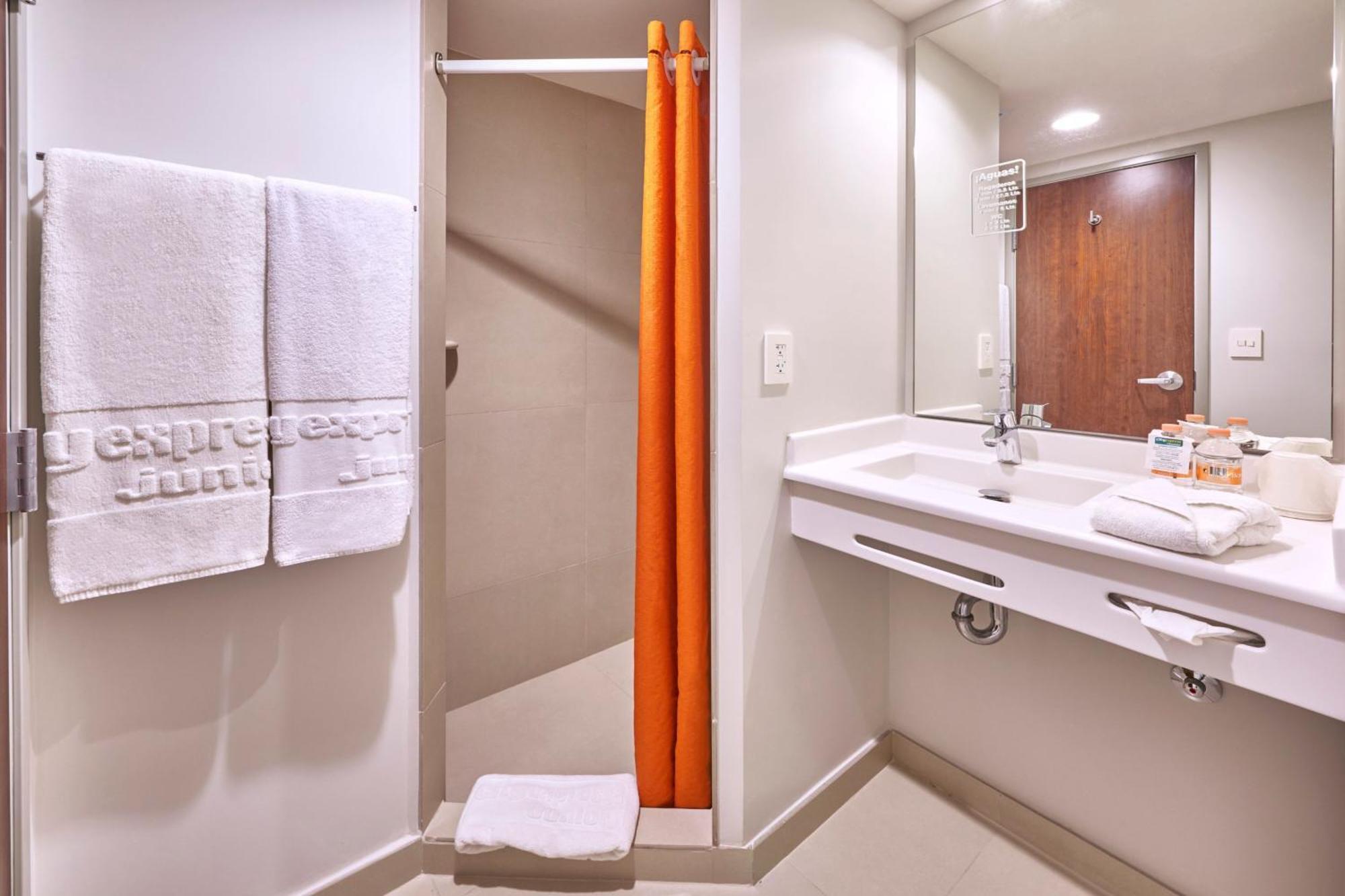 Hotel Express Junior By Marriott Ciudad De Sullivan