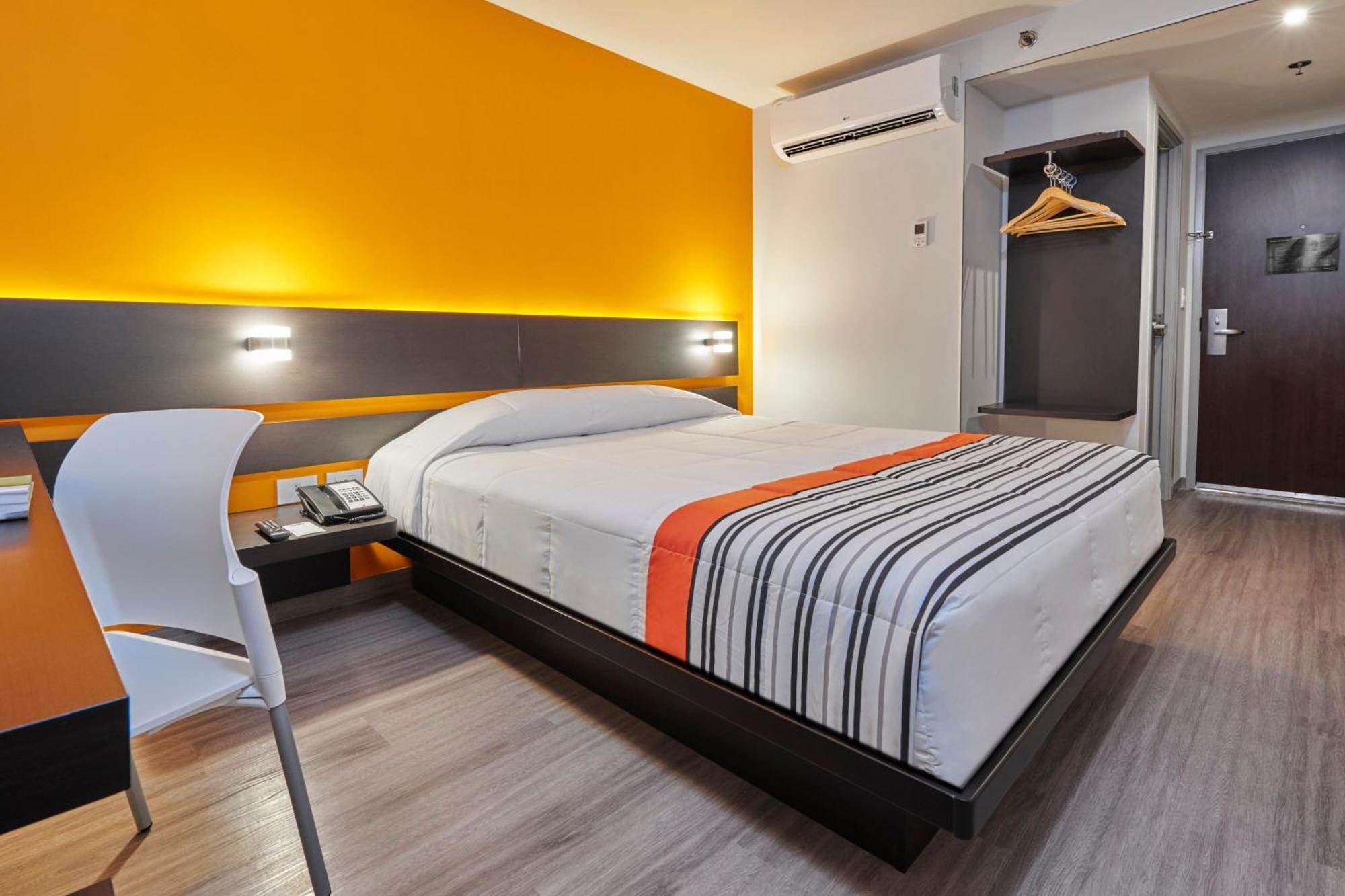 Hotel Express Junior By Marriott Ciudad De Sullivan 4*