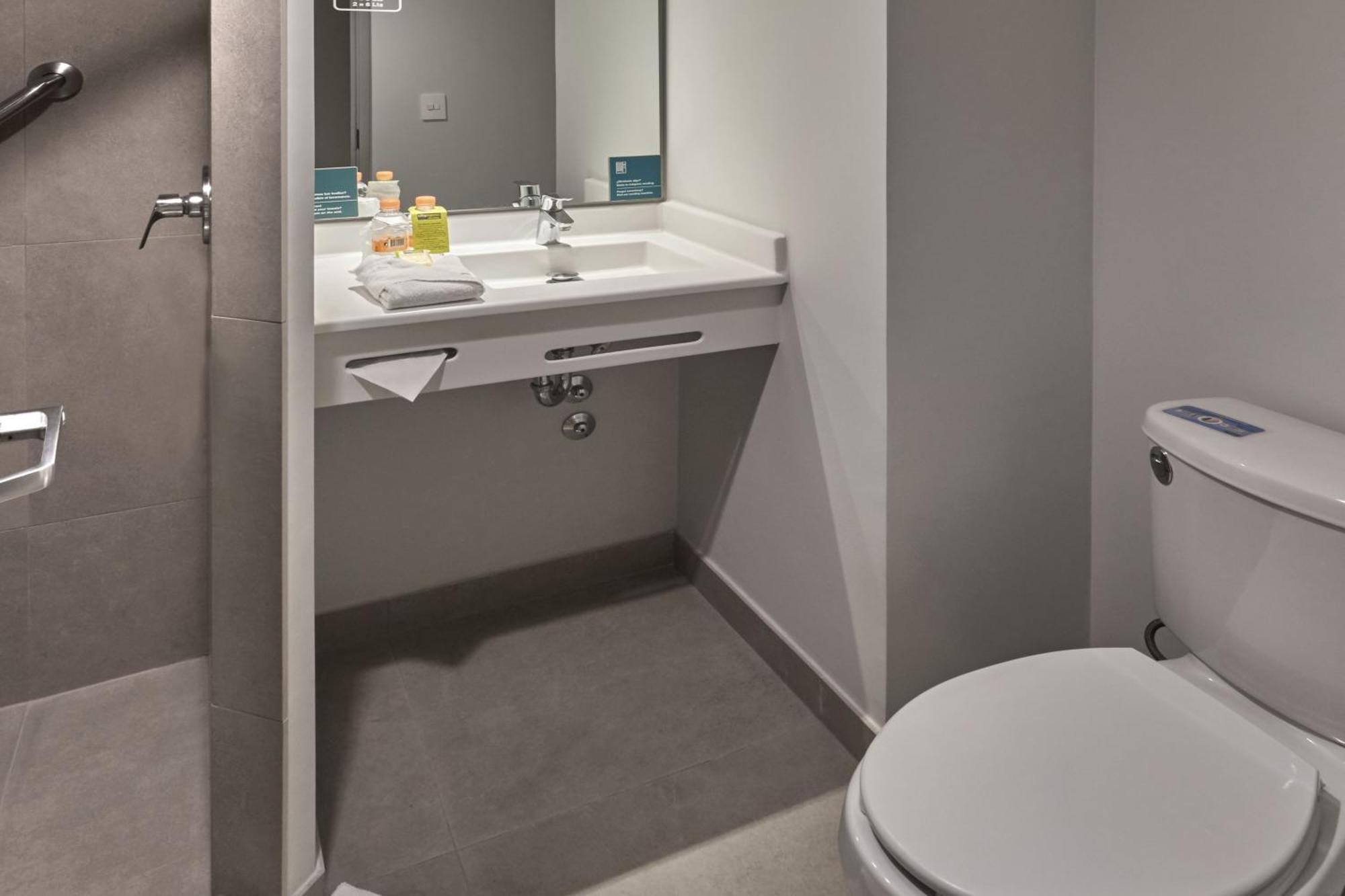 Express Junior By Marriott Ciudad De Sullivan Mexico City