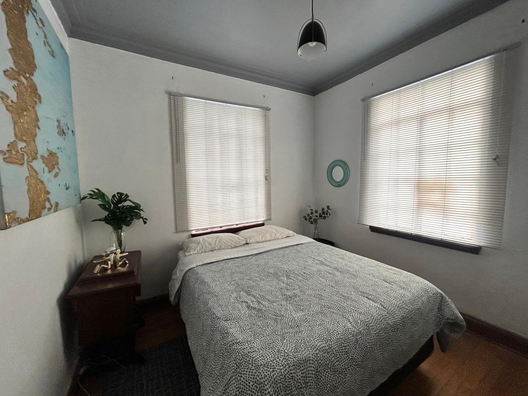 Amazing Restored 1940s Art-deco Apartamento *