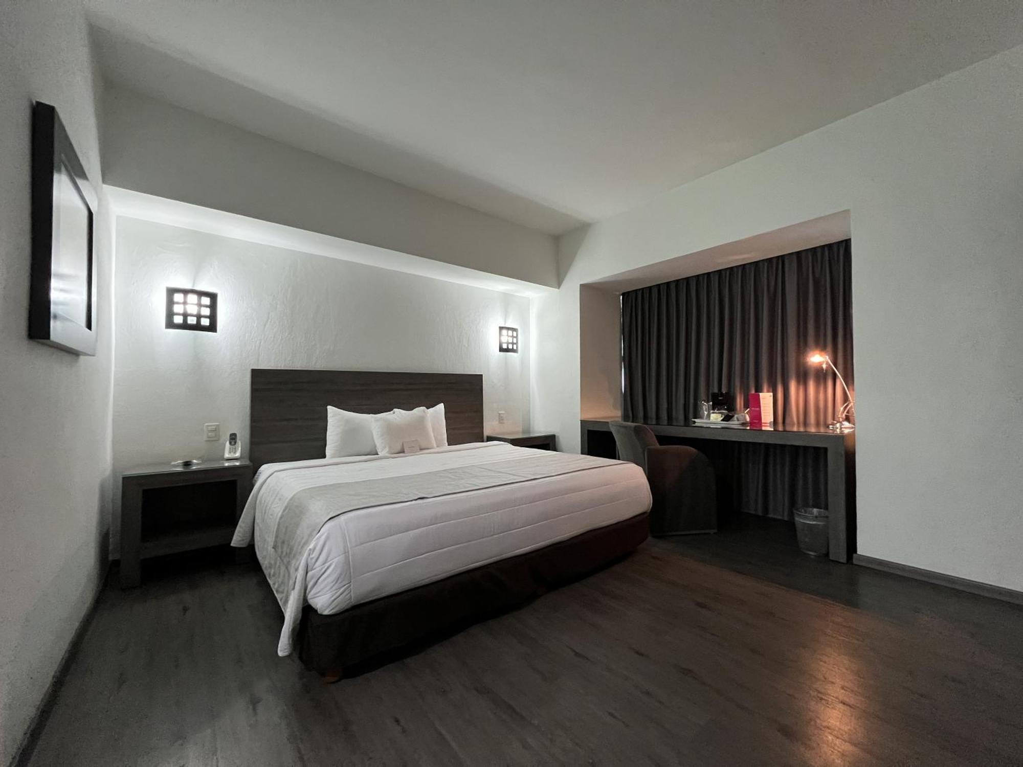 We Aeropuerto Hotel