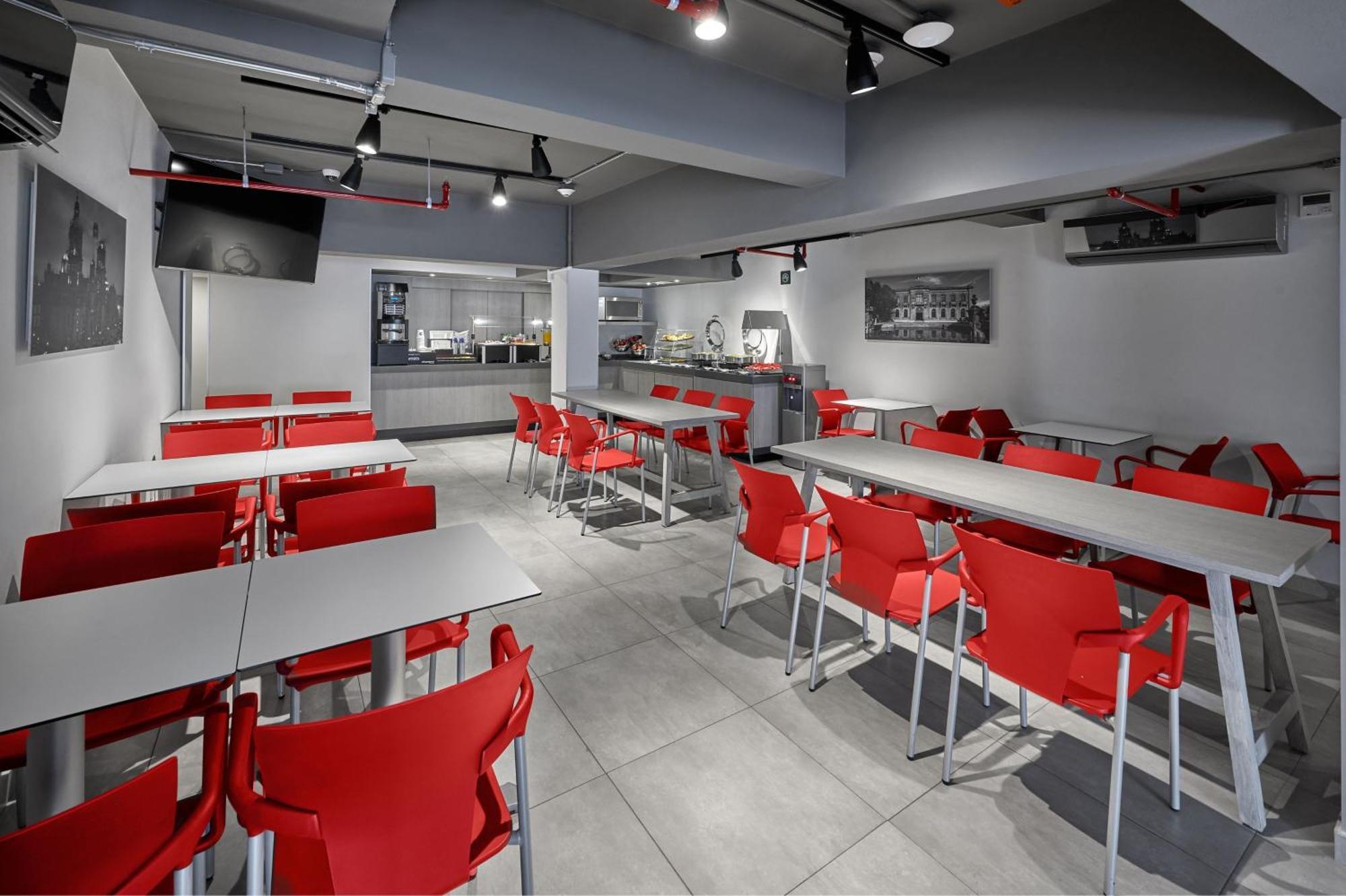 Express Junior By Marriott Ciudad De Sullivan