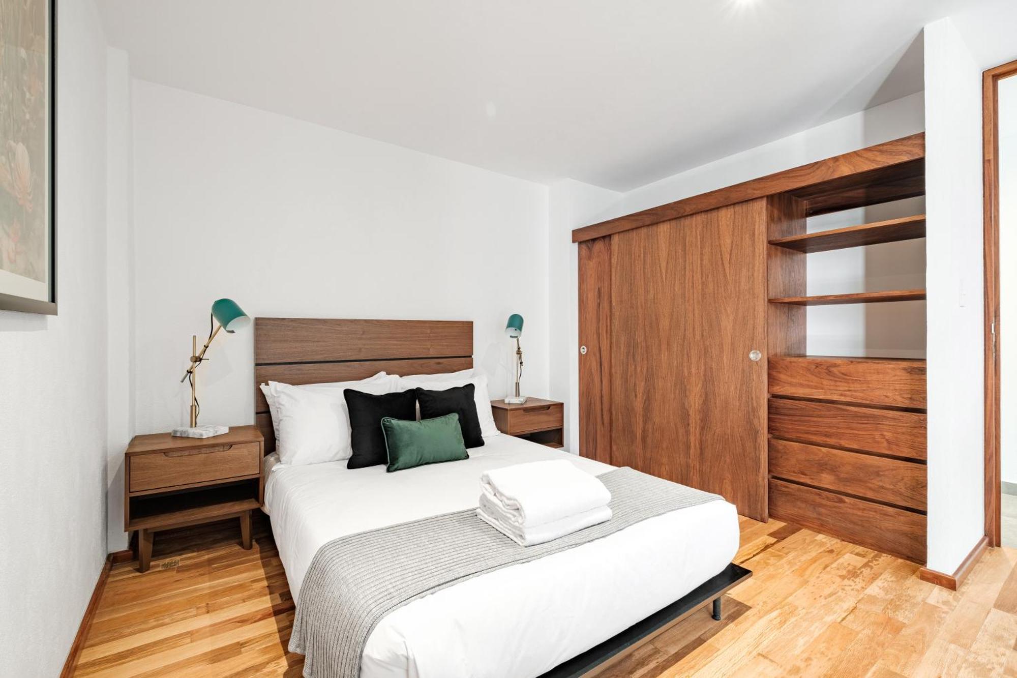 New La Condesa By Viato *