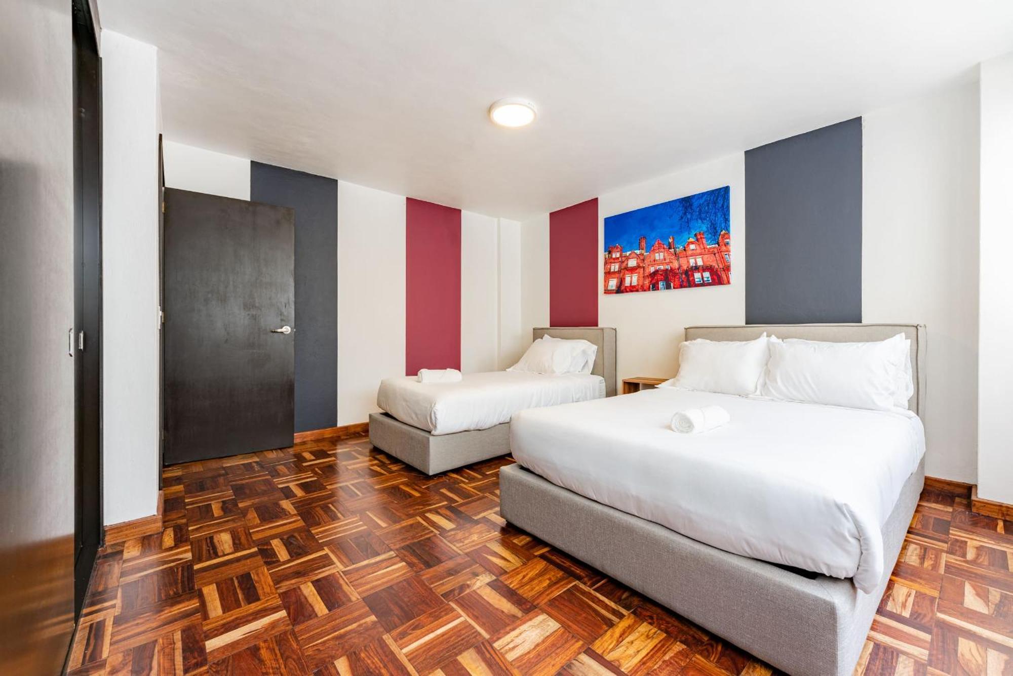 Parques Condesa By Vh *