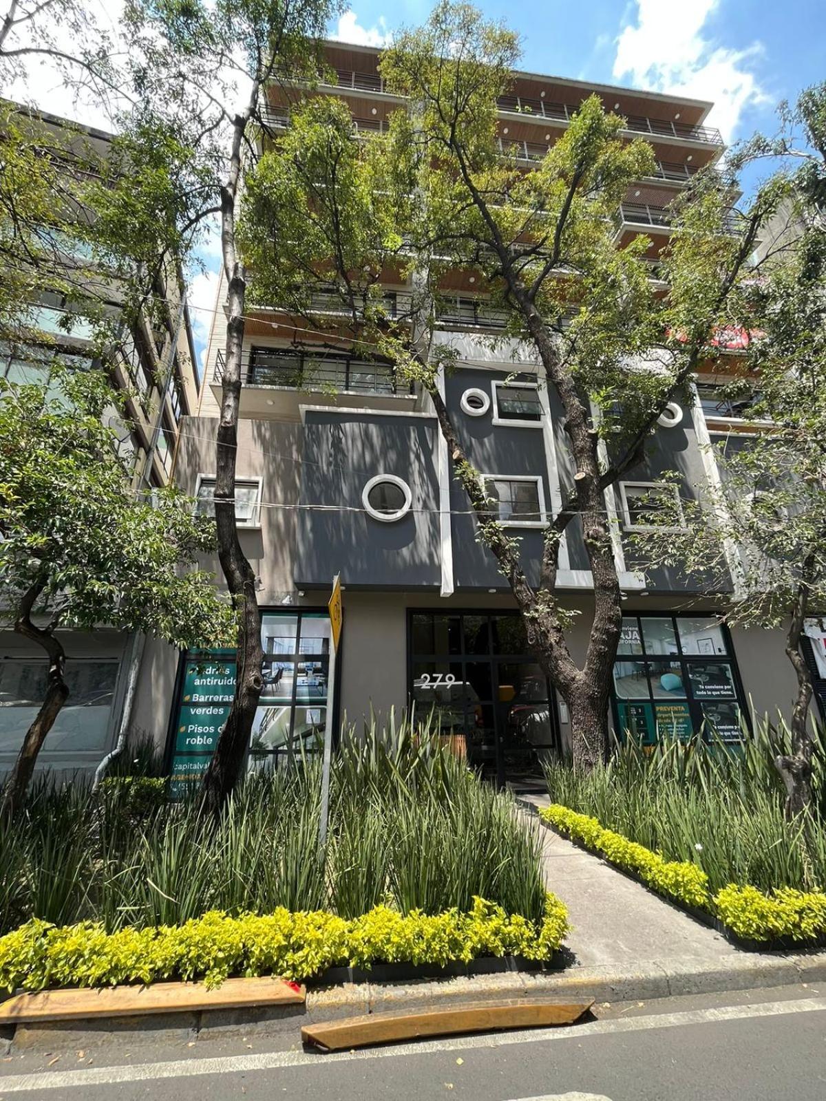 La Condesa *