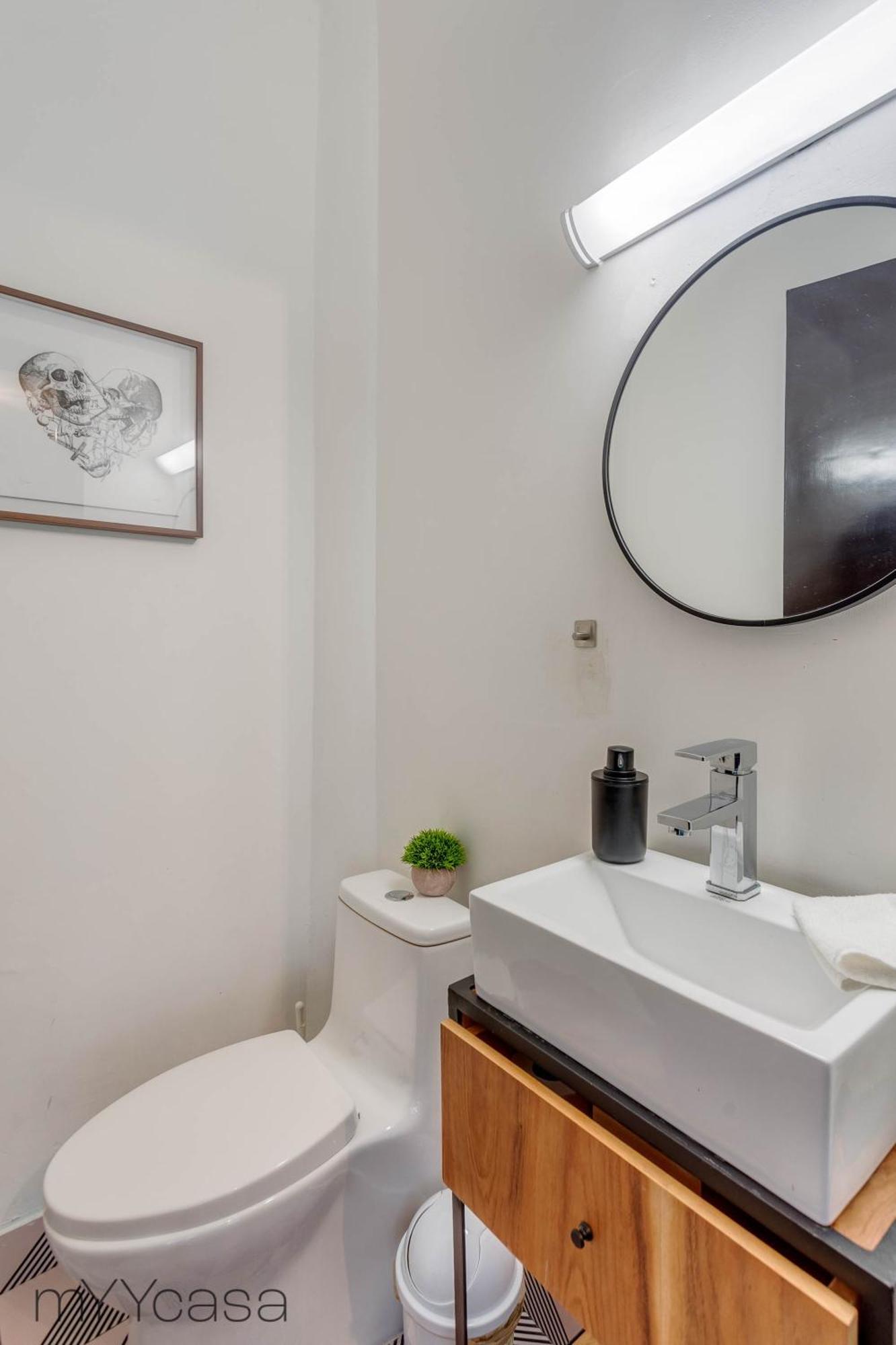 In Quiet District, 8 Min Walk From Masaryk * Mexico City