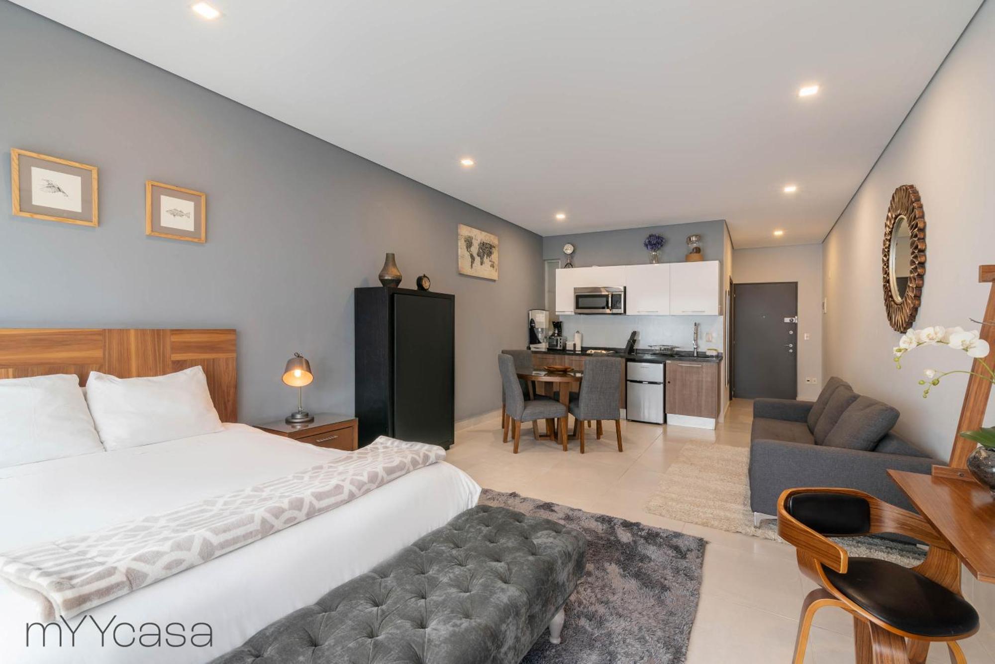 Apartamento Lovely With Pool & Private Balcony In La Roma - Alure