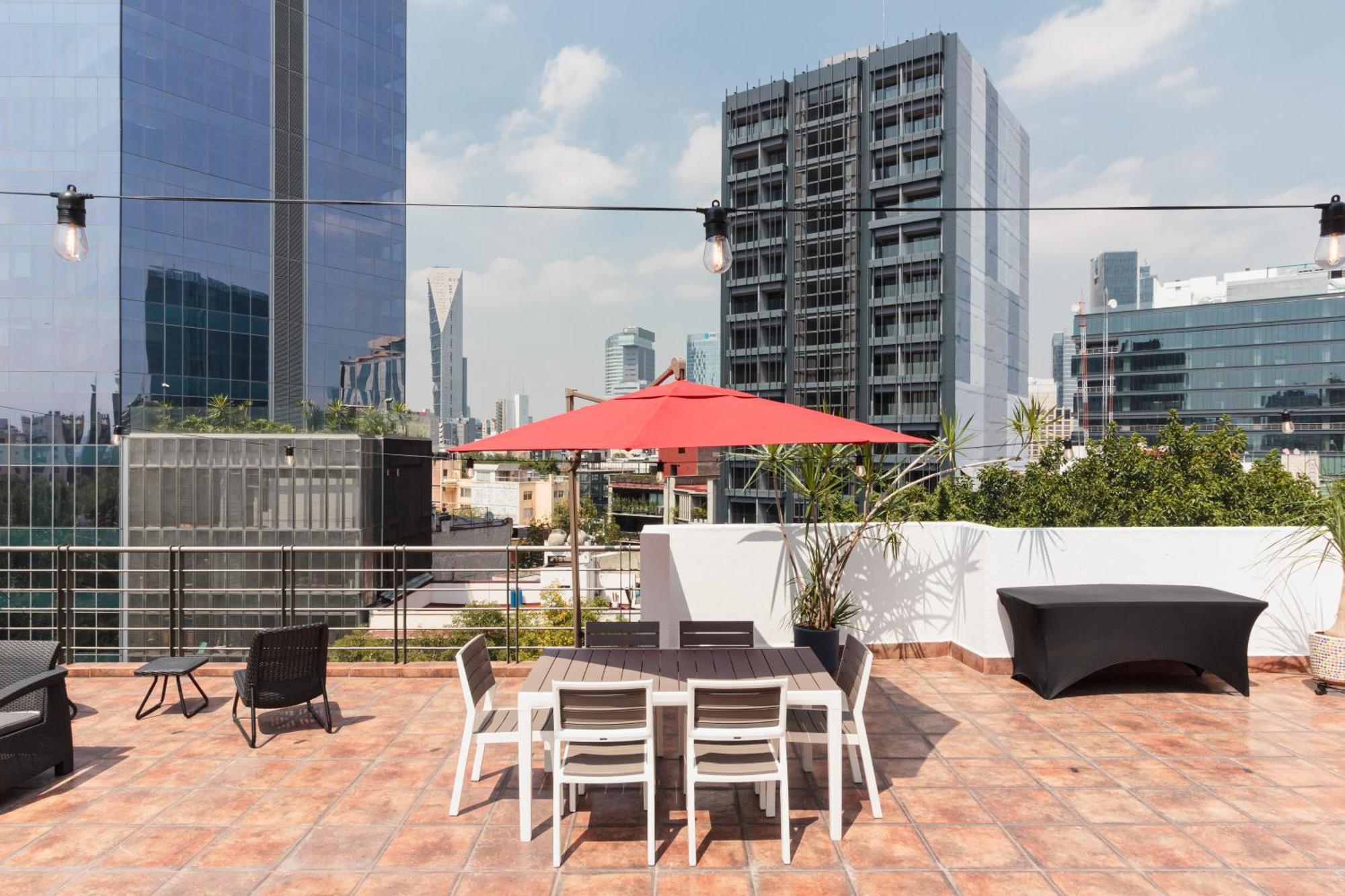 4 High-end With A Private Rooftop In Exclusive Roma Norte For Up To 22 Guests