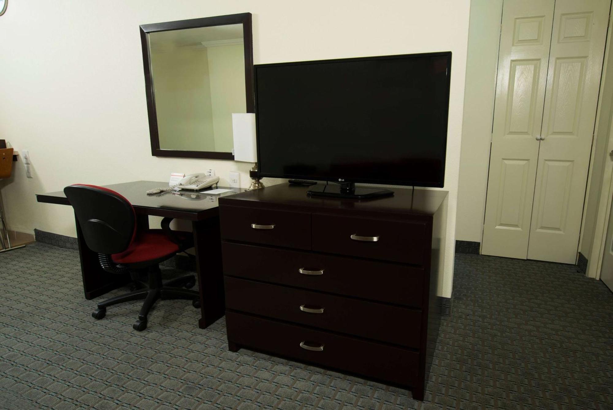 Hotel Ramada By Wyndham Ciudad De Perinorte 3*