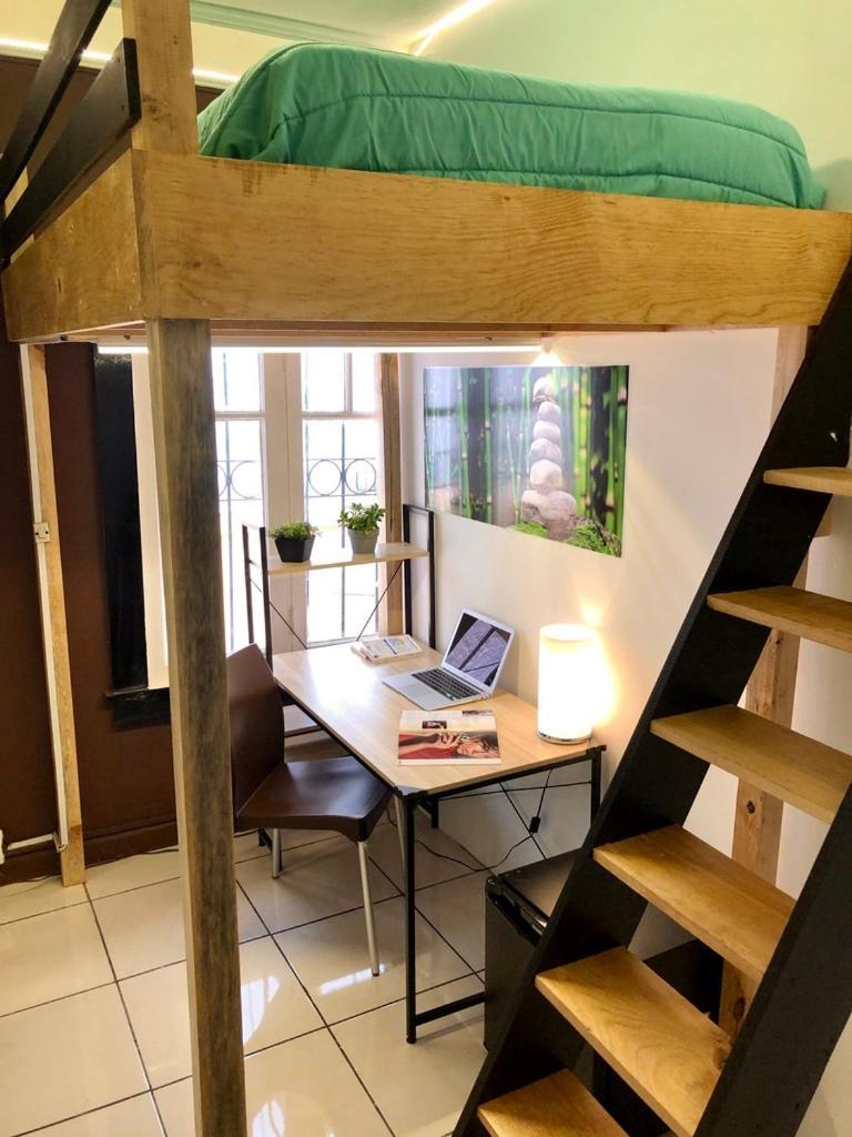 Hostal Roomies Centro Medico *