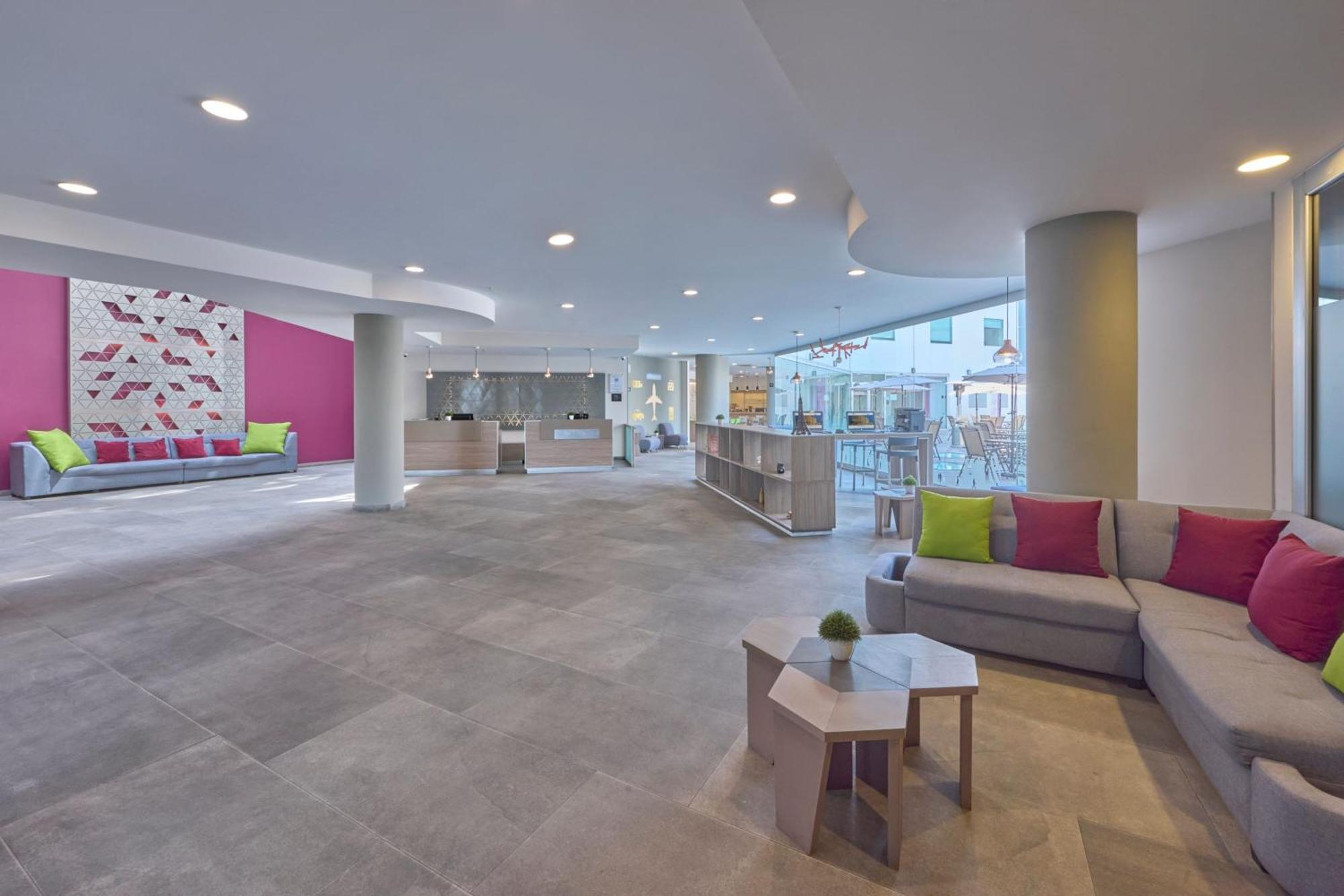 Hotel Express Ciudad De Aeropuerto 4*