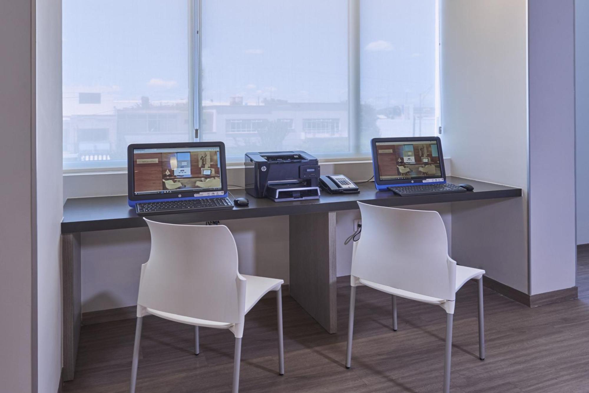 Express Junior By Marriott Ciudad De Sullivan 4*