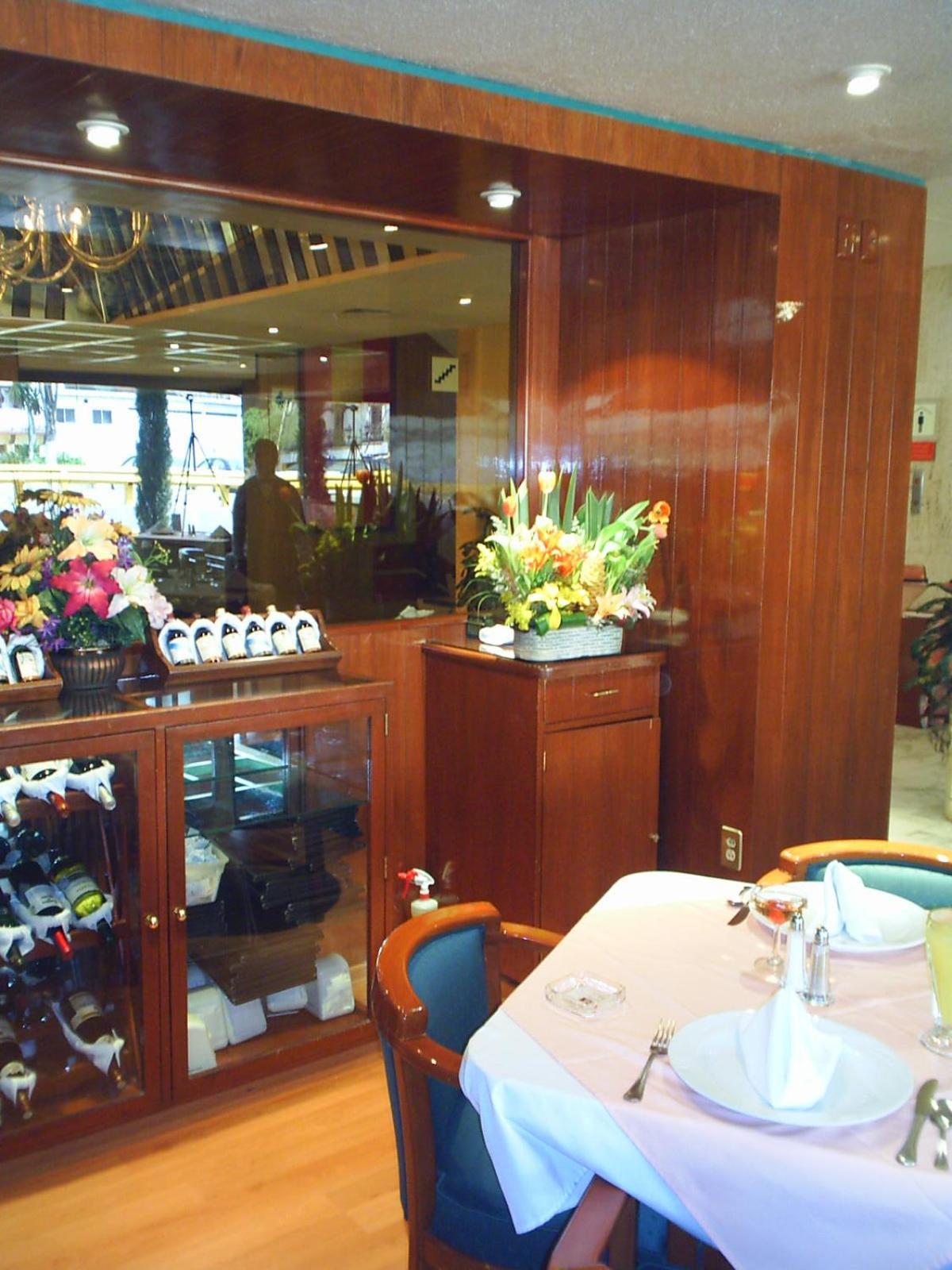 Hotel Segovia Regency