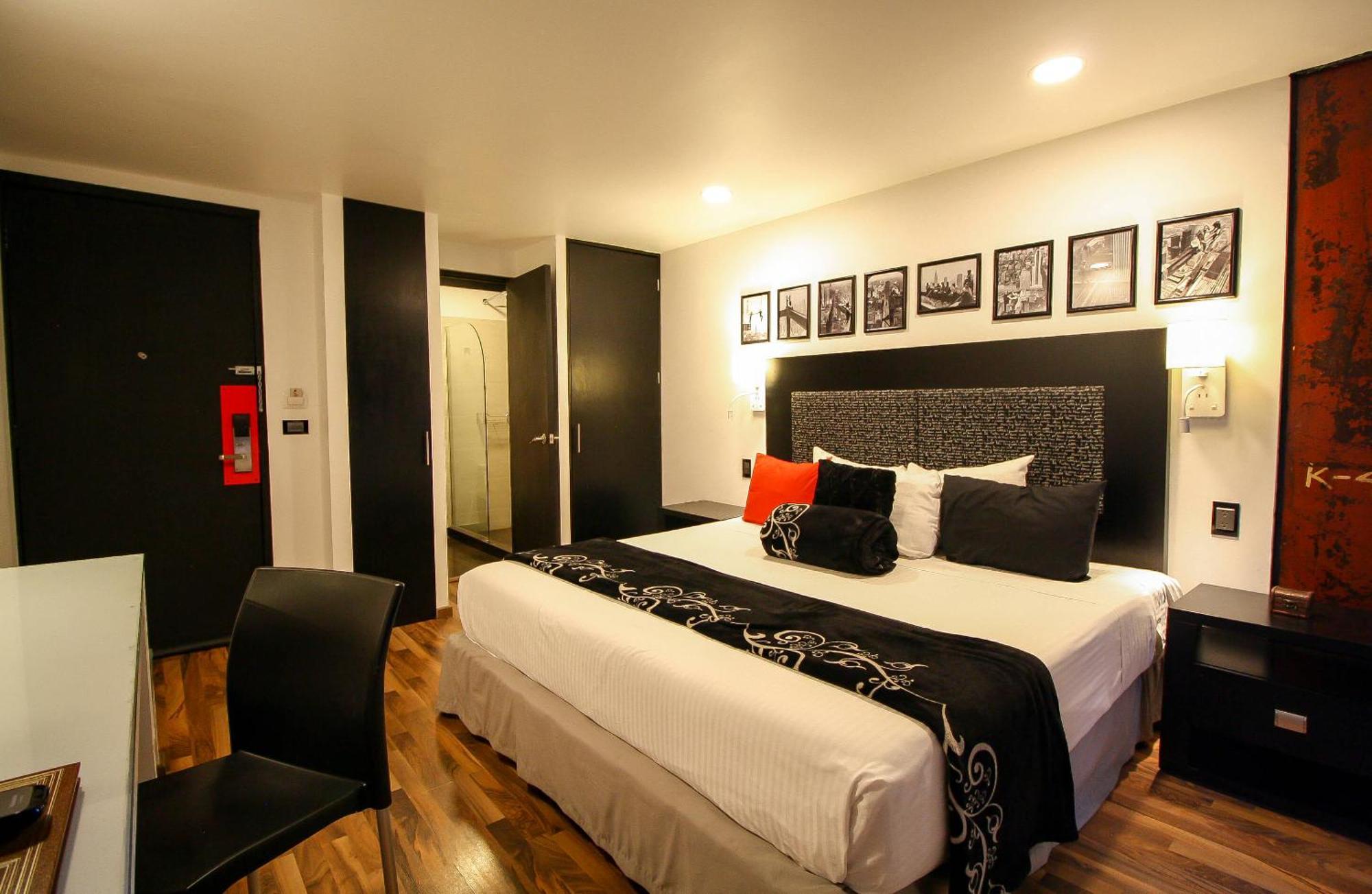 Black Boutique Hotel 4*