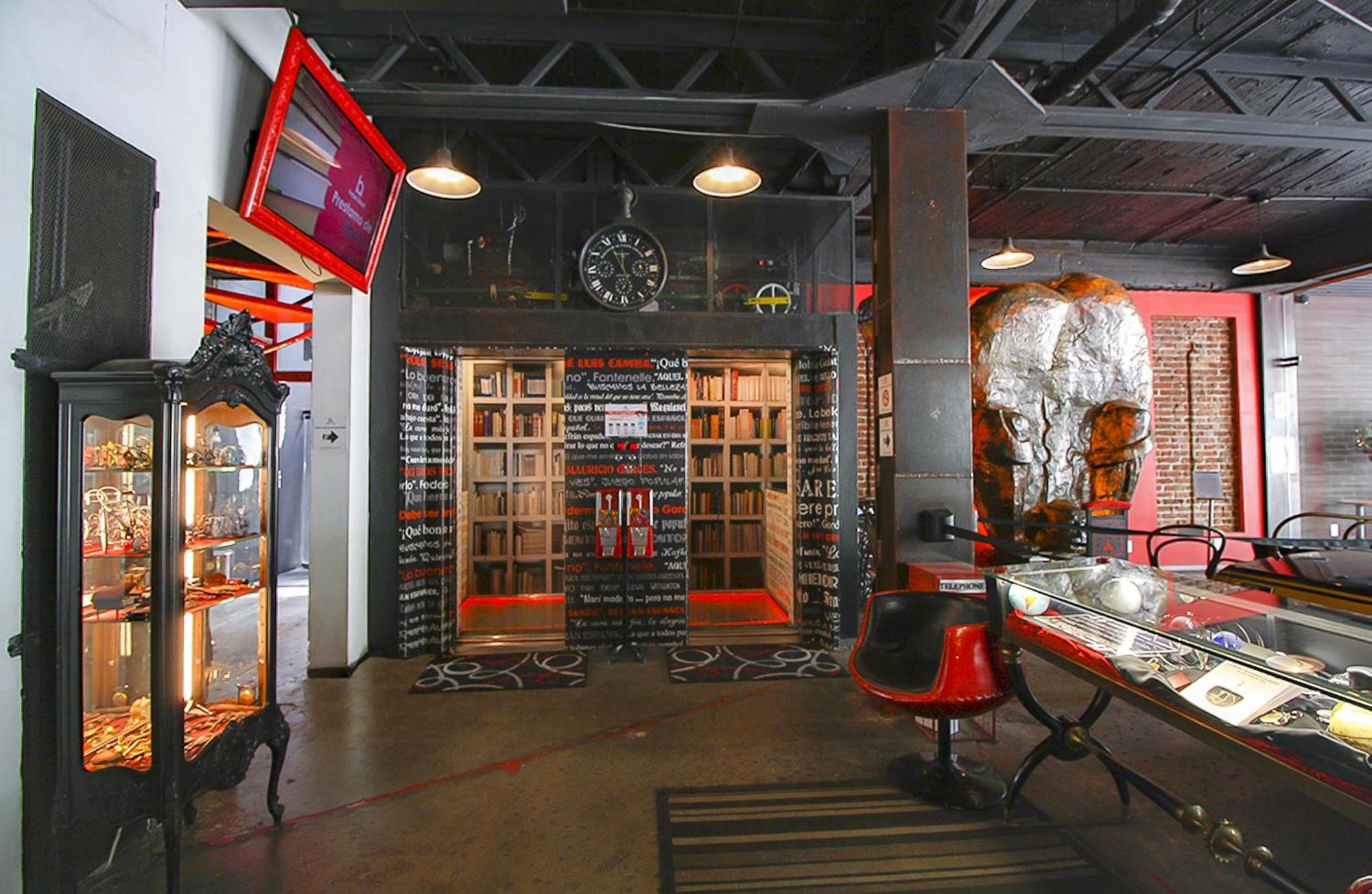 Black Boutique Hotel