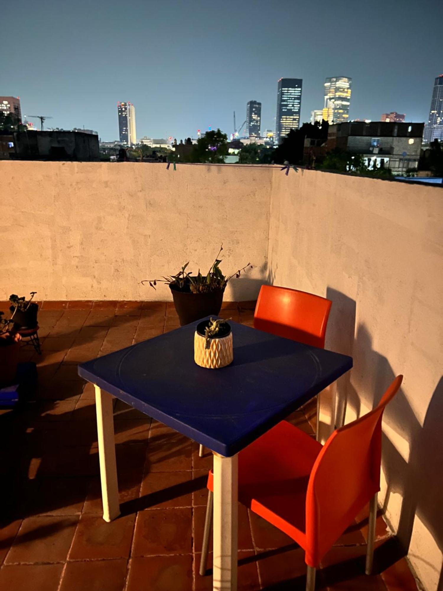 Rooftop Paradise Location, Scenic Views Homestay *