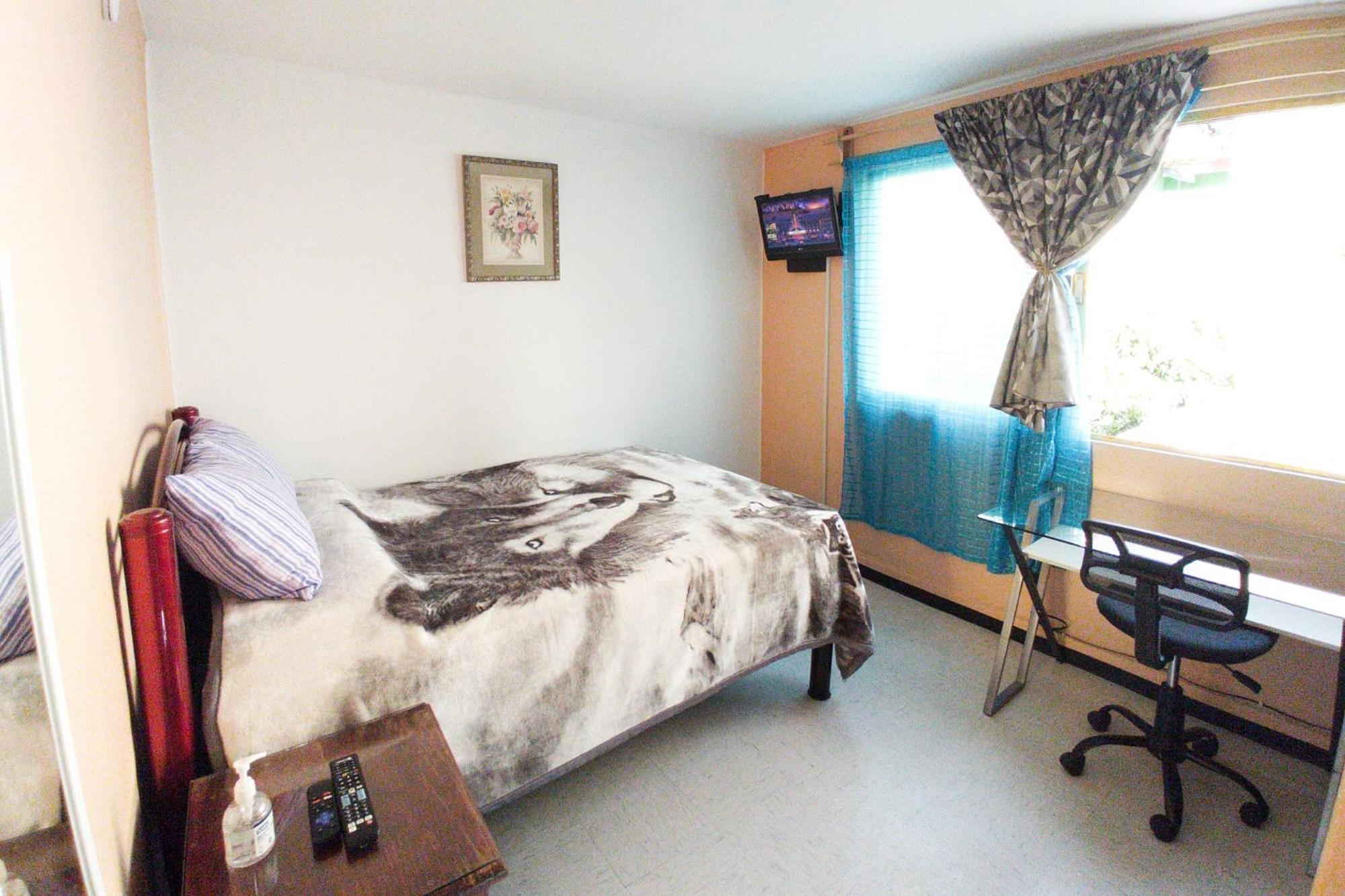 Cozy Bedroom At 5 Min Airport T1 & T2 Homestay *