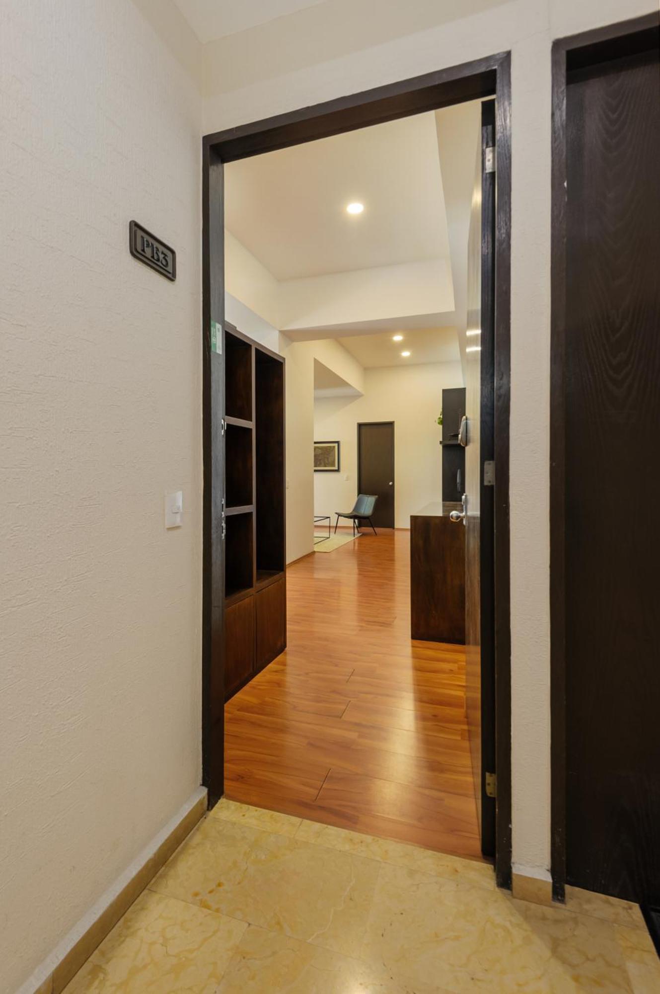 New! Stunning Garden House 2 Bdr