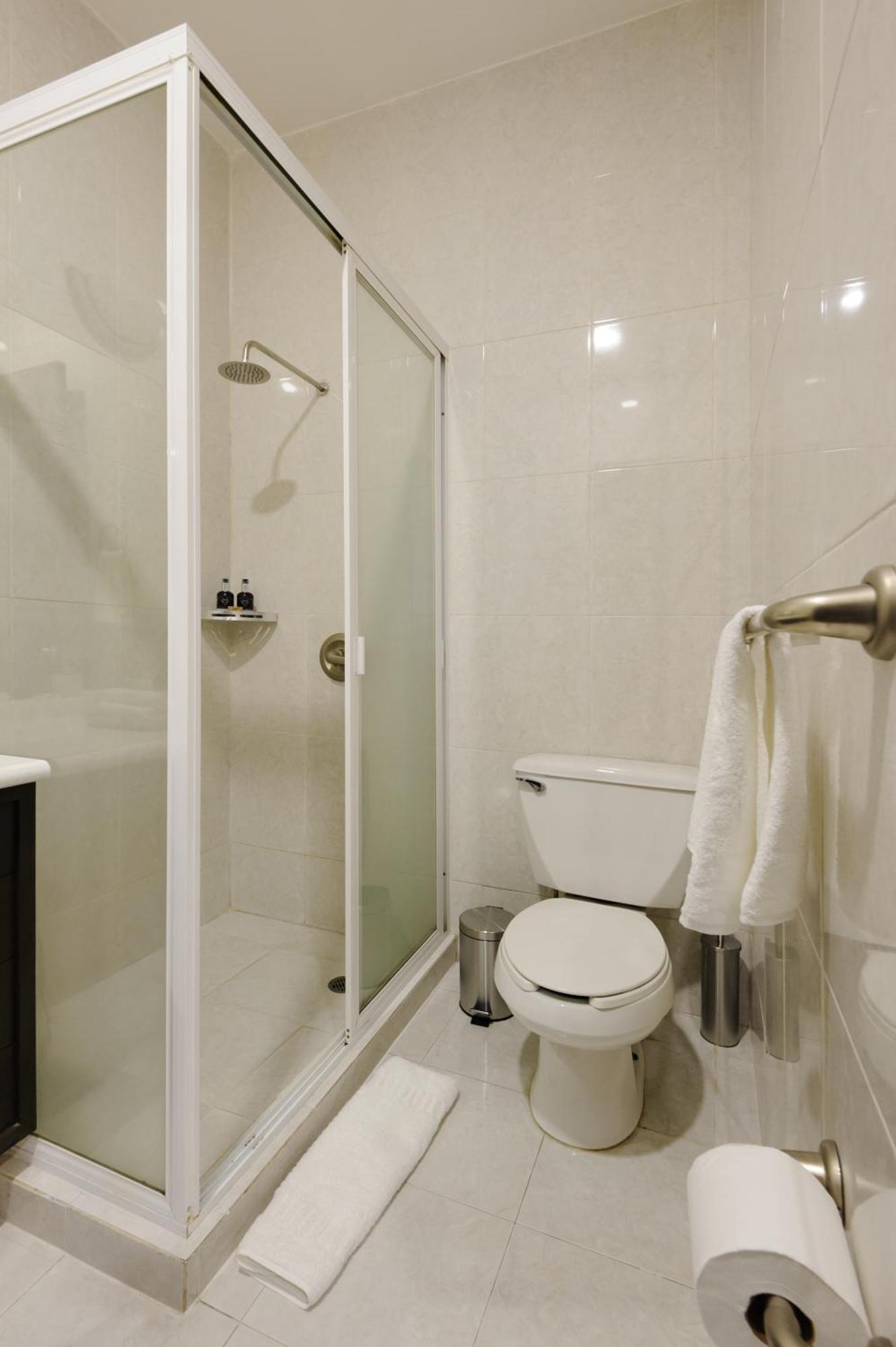 New! Stunning Garden House 2 Bdr Apartment *