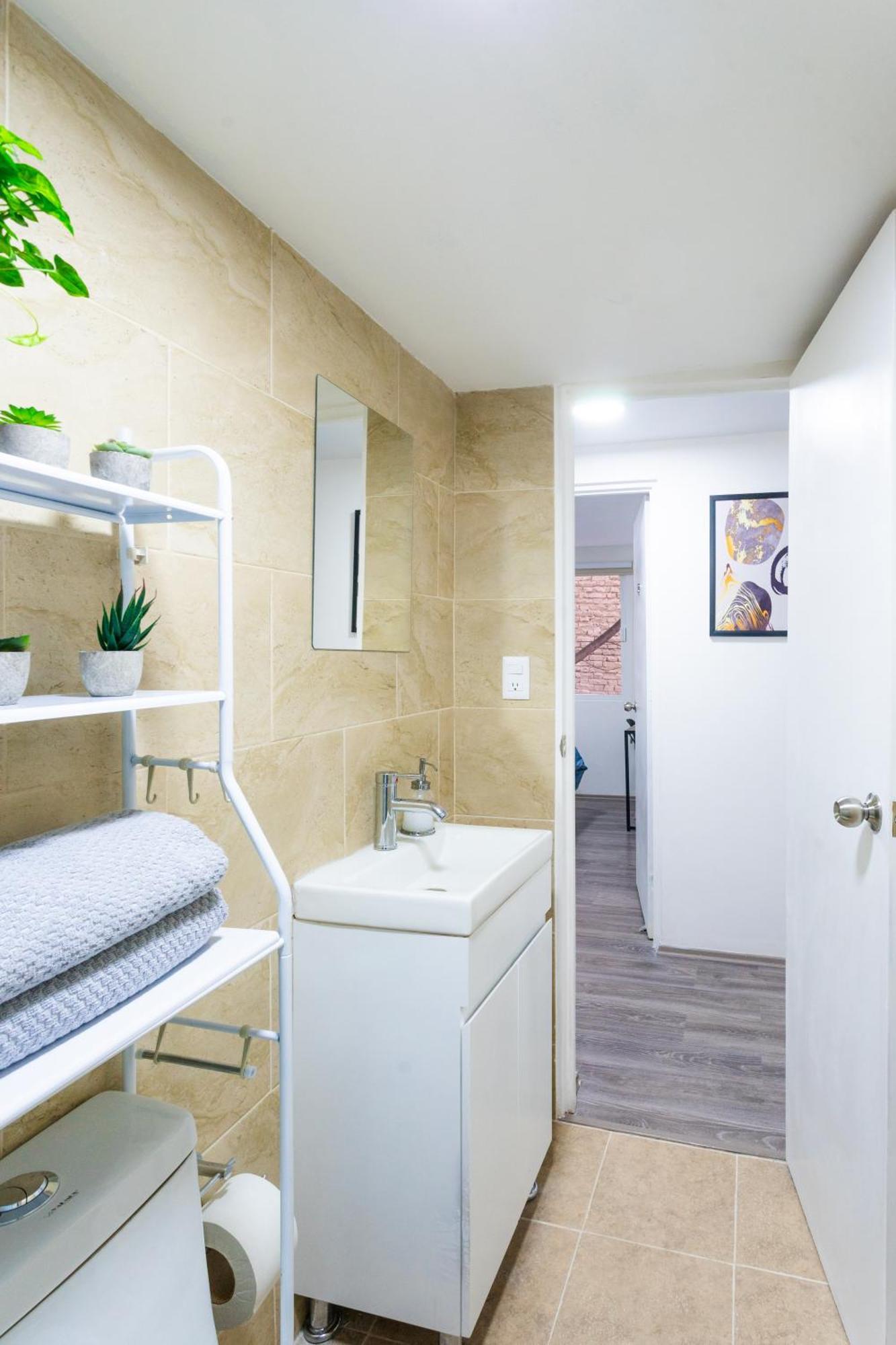Private #1 In A 4 Bedroom In Roma Norte, * Mexico City
