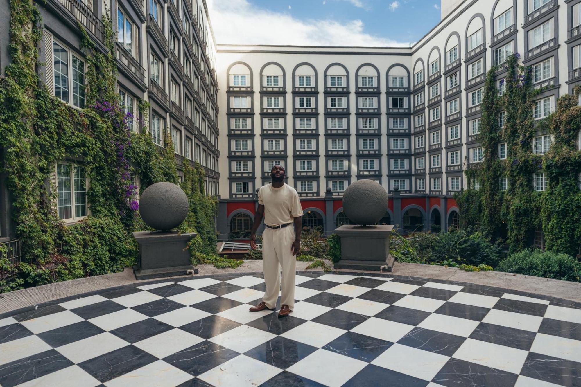 Four Seasons Hotel 5*