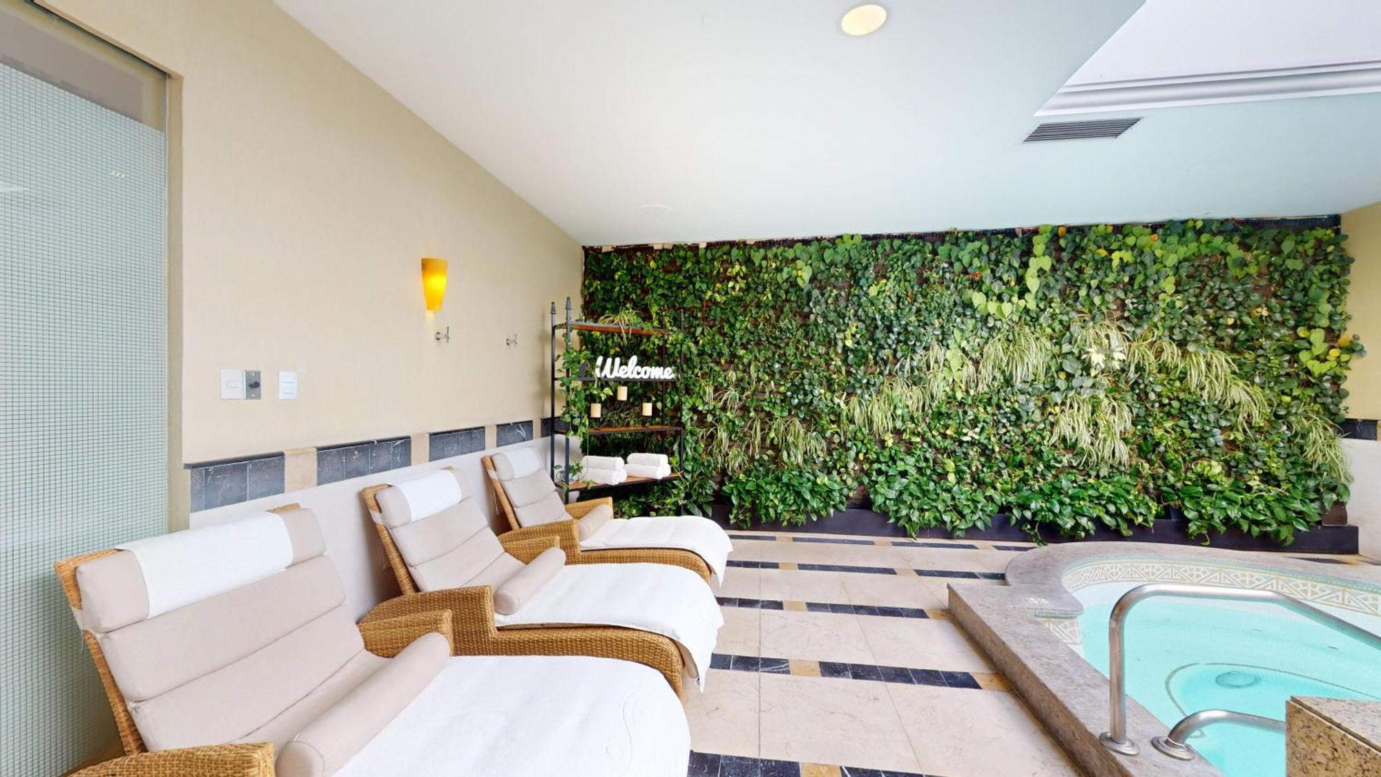 Marquis Skysuites Hotel 5*