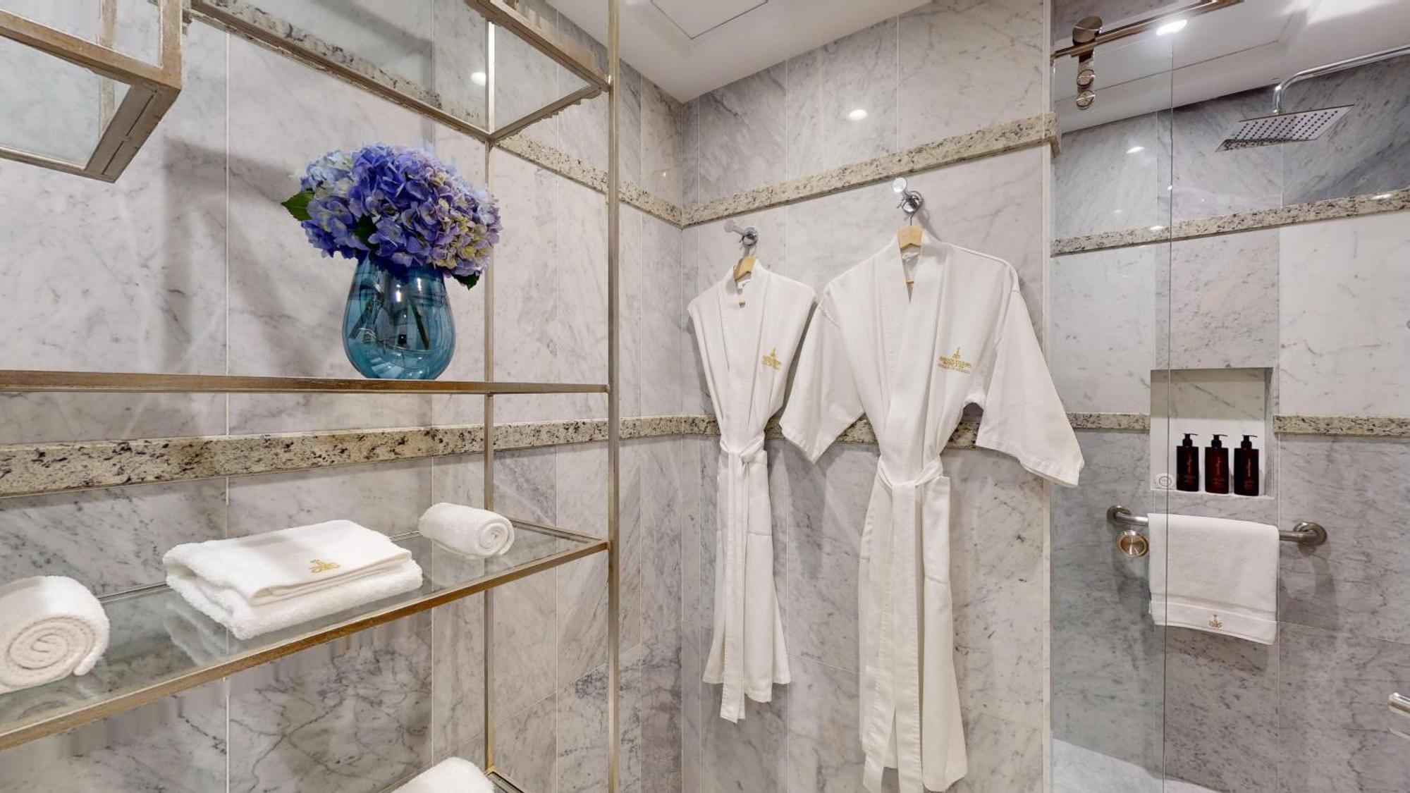 Marquis Skysuites 5*