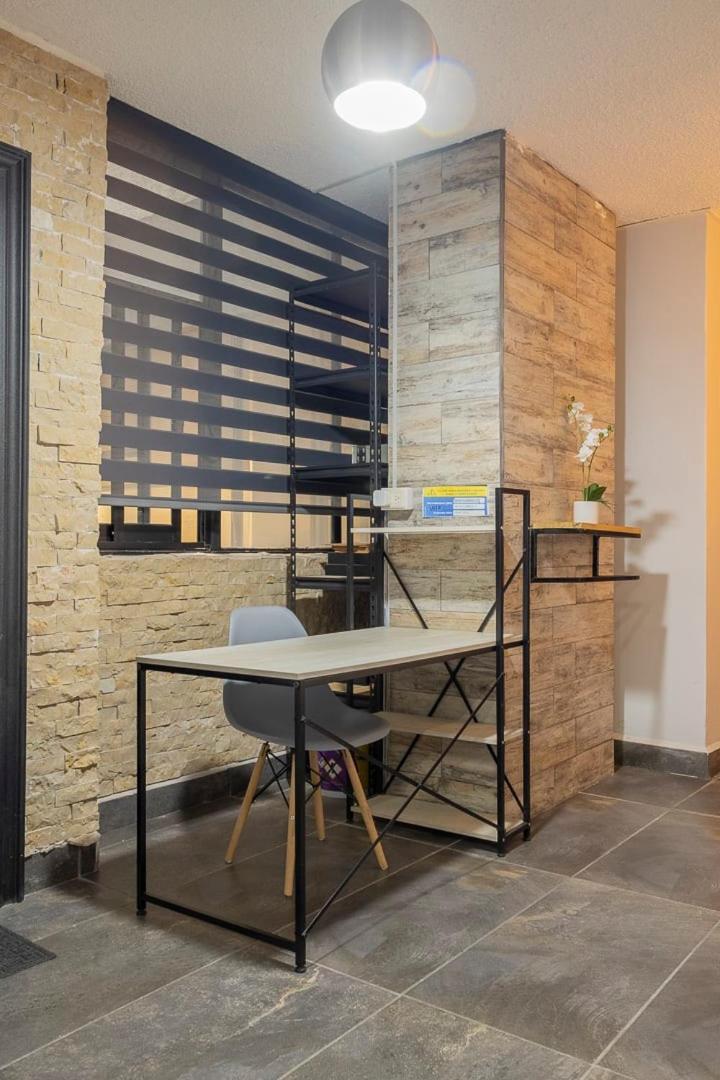 Cozy In Del Valle Great Location Near Wtc