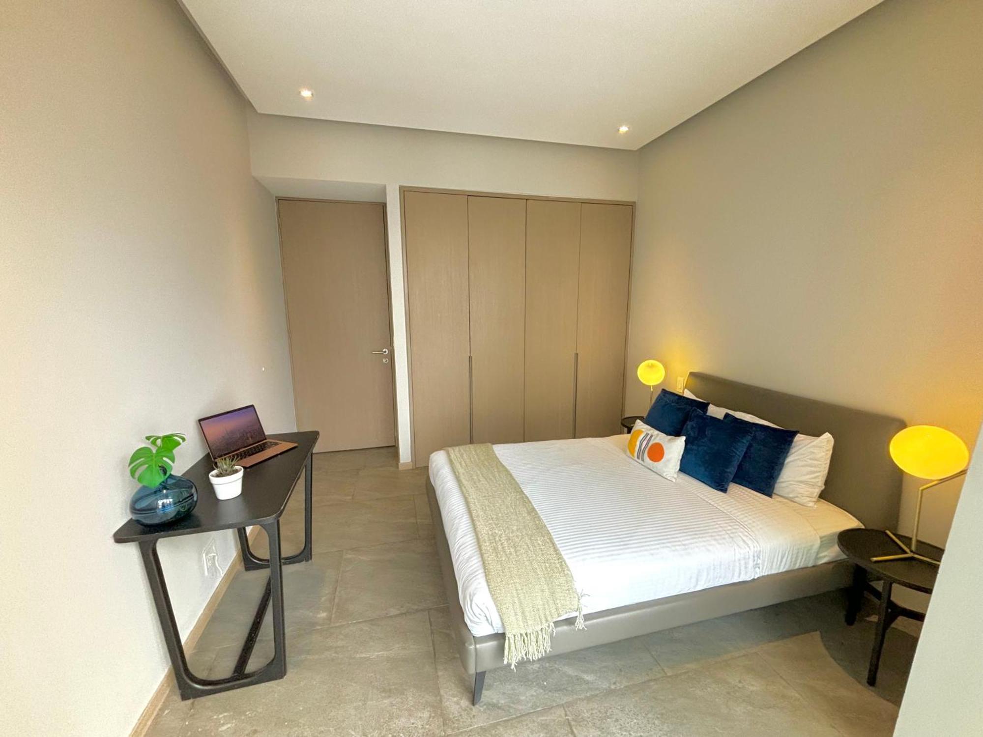 Aparthotel Park Life Paradox Santa Fe Mexico City