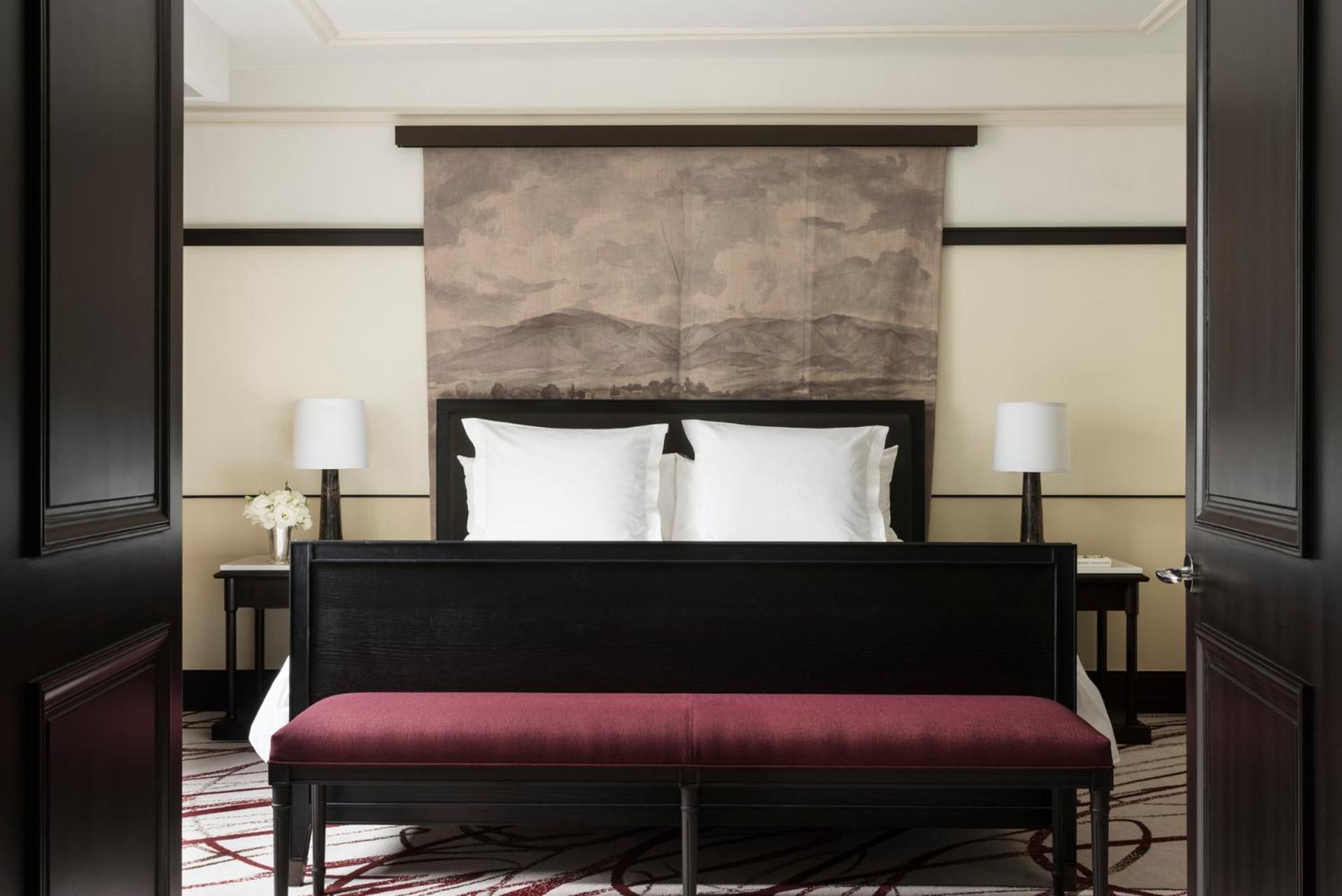 Four Seasons Hotel 5*