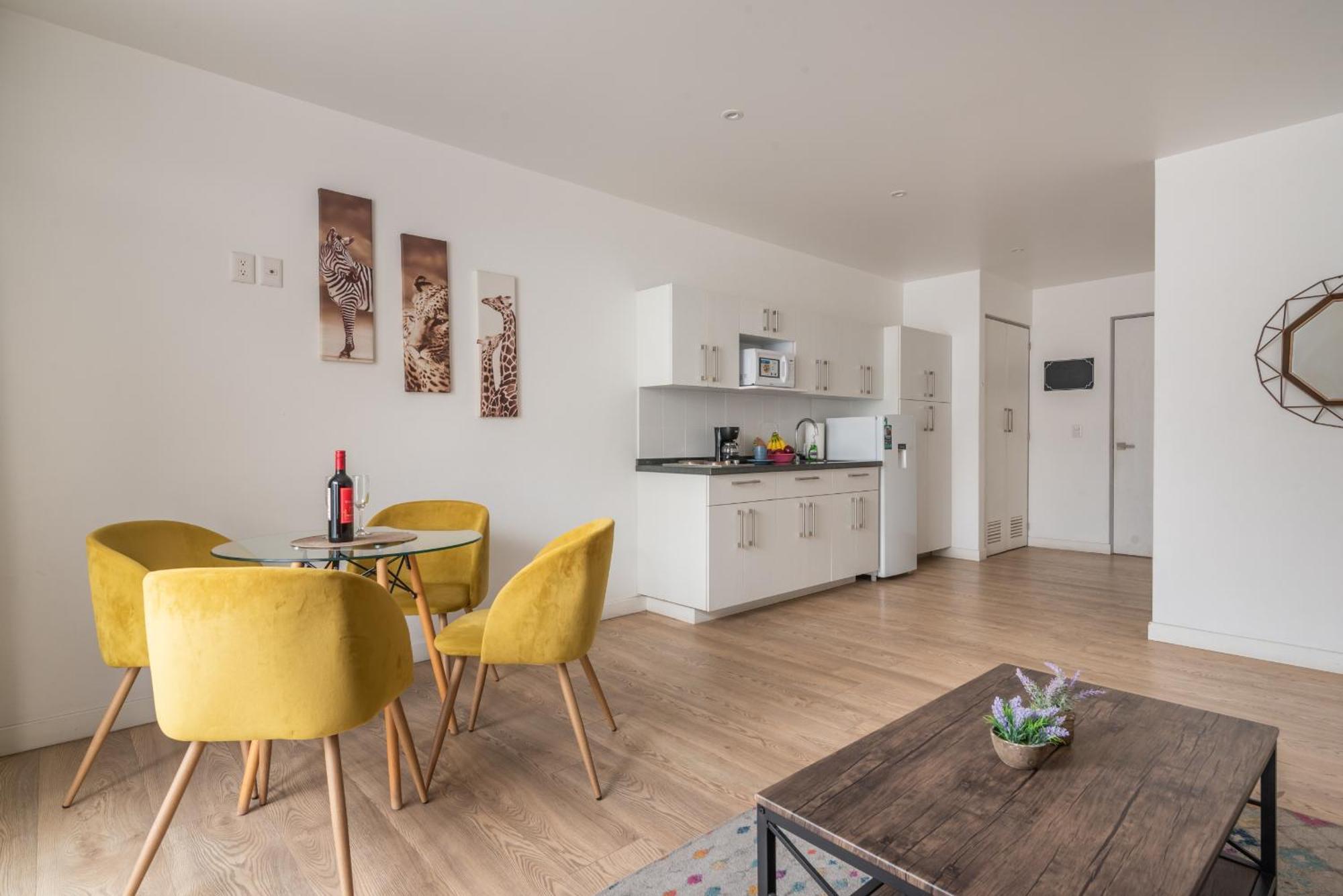 Apartment Spacious Urban Retreatwork & Play In *