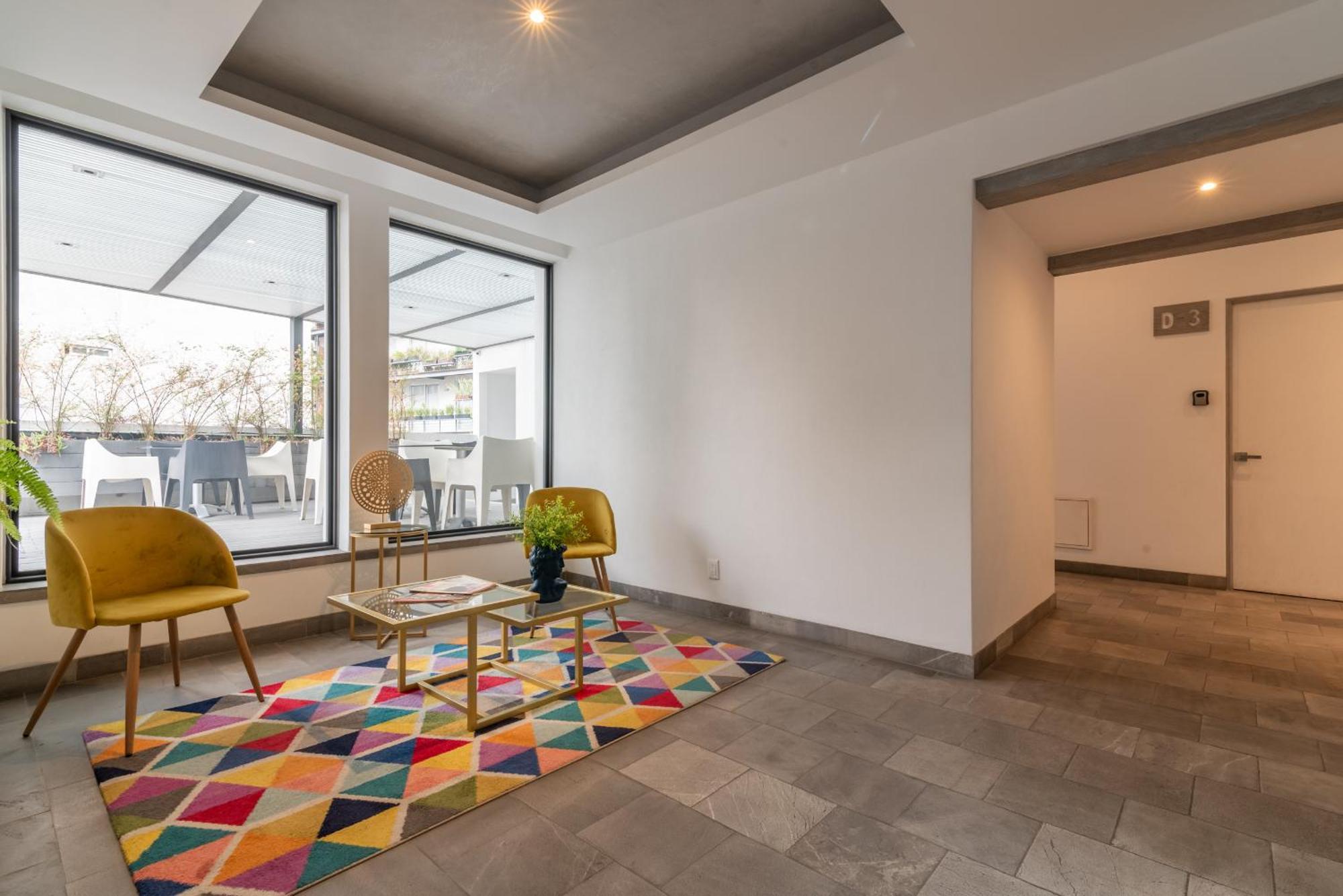 Spacious Urban Retreatwork & Play In *