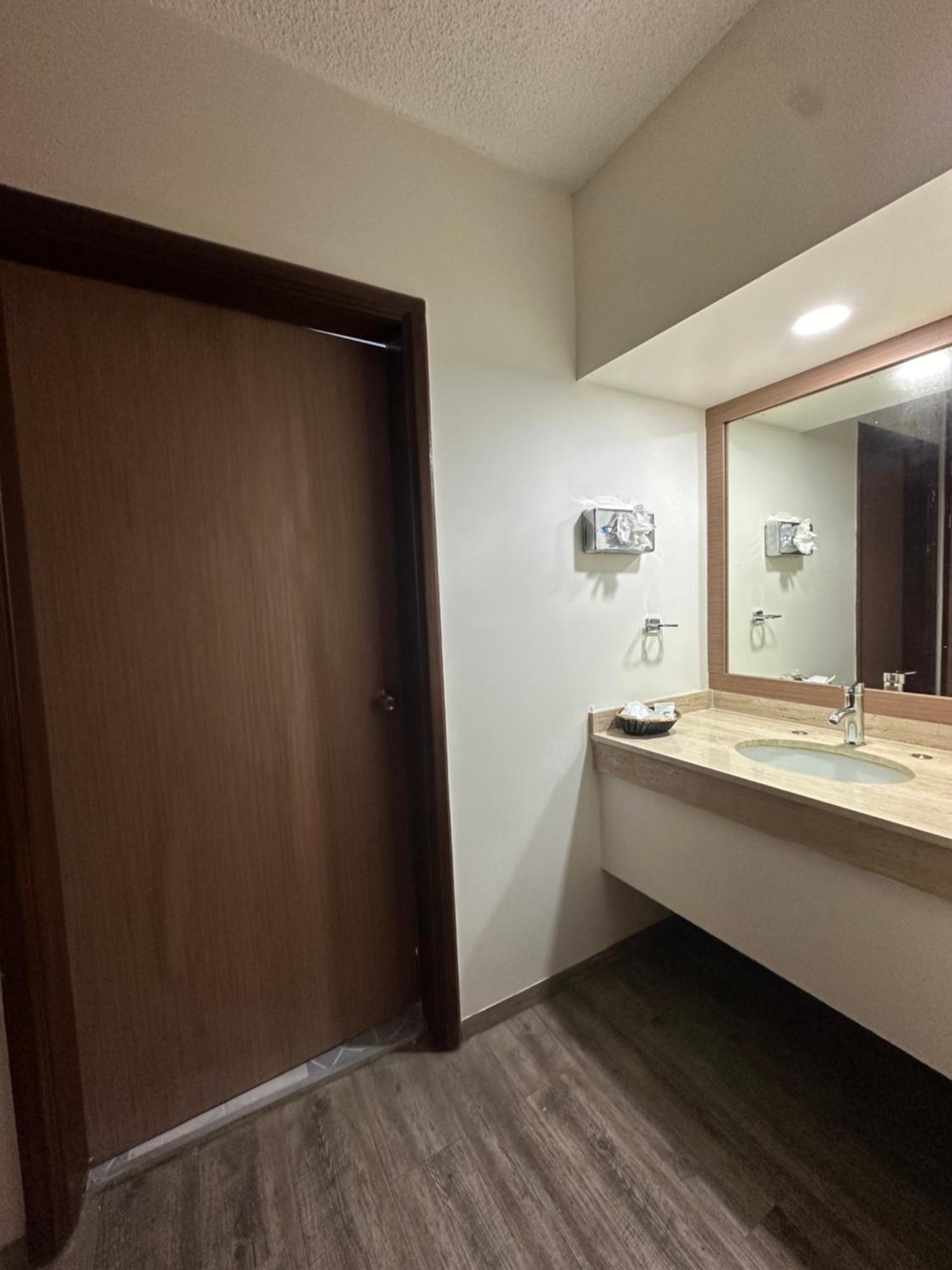 Hotel California 3*
