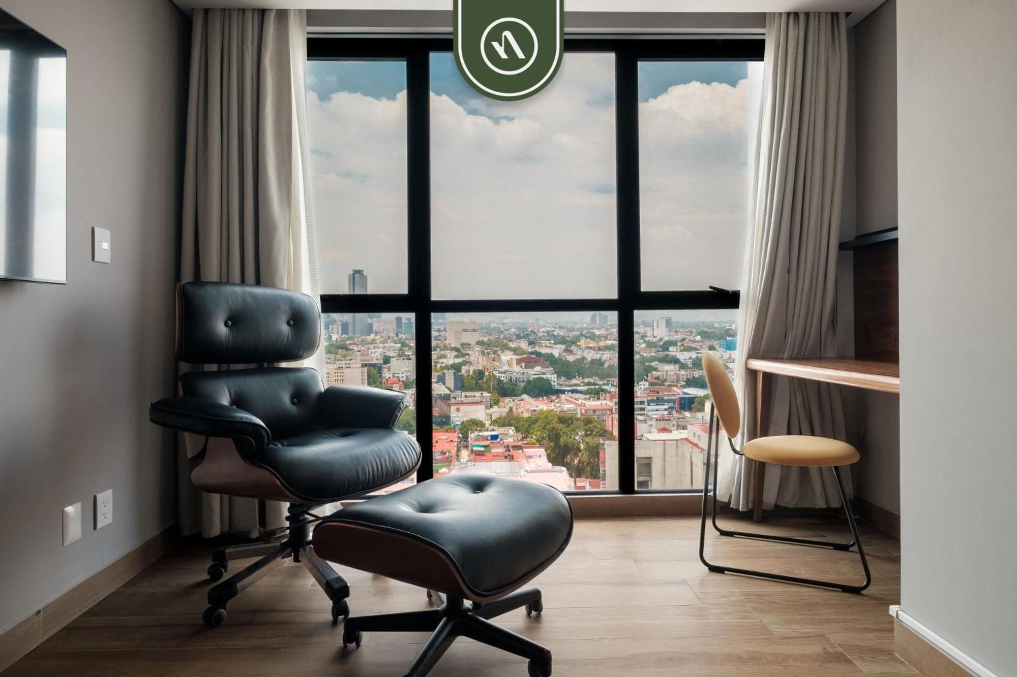 With Amazing View - Great Location - Pool Apartment