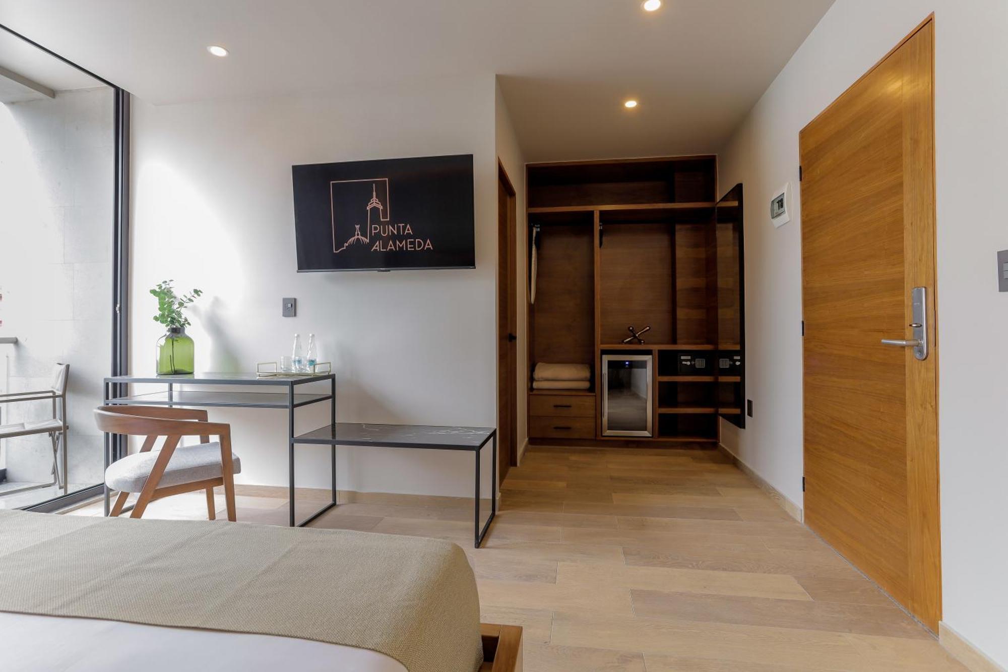 Homestay Punta Alameda *