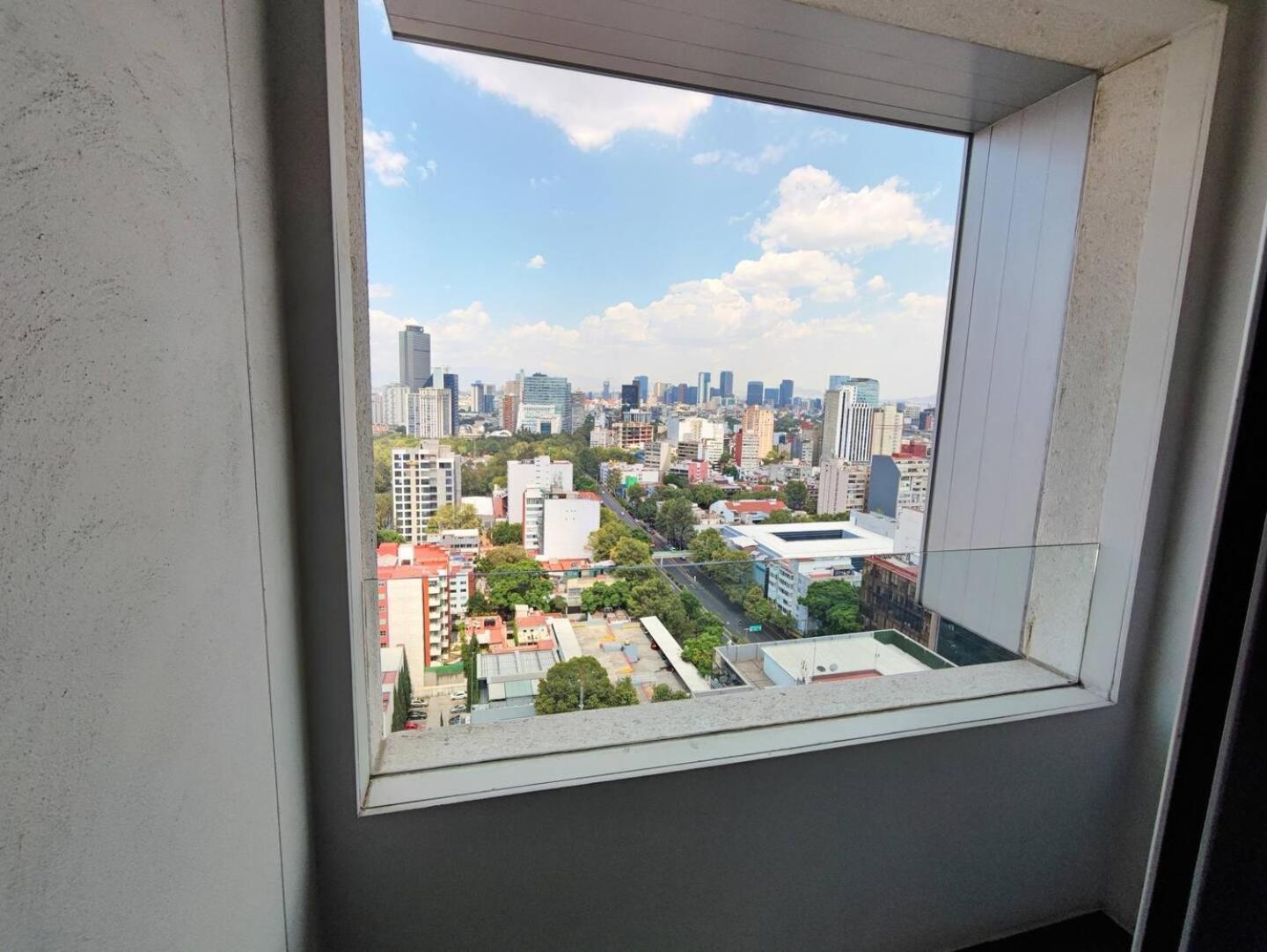 Apartment Alluring Views, Luxuriously Appointed In Polanco