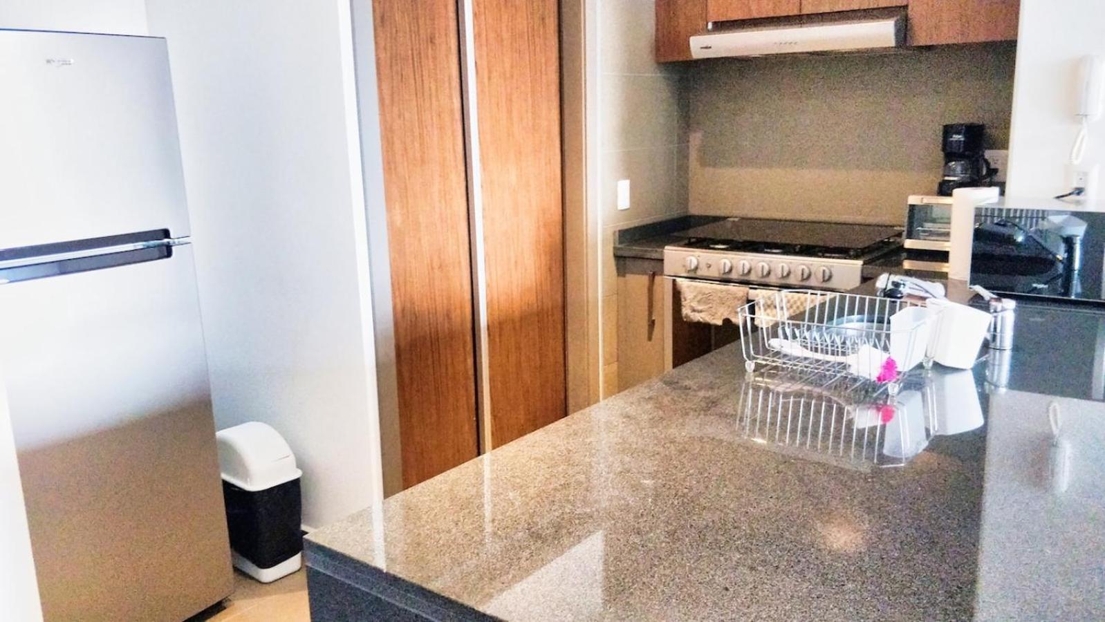 Great Location, High Speed Wifi, Beautiful 1br *