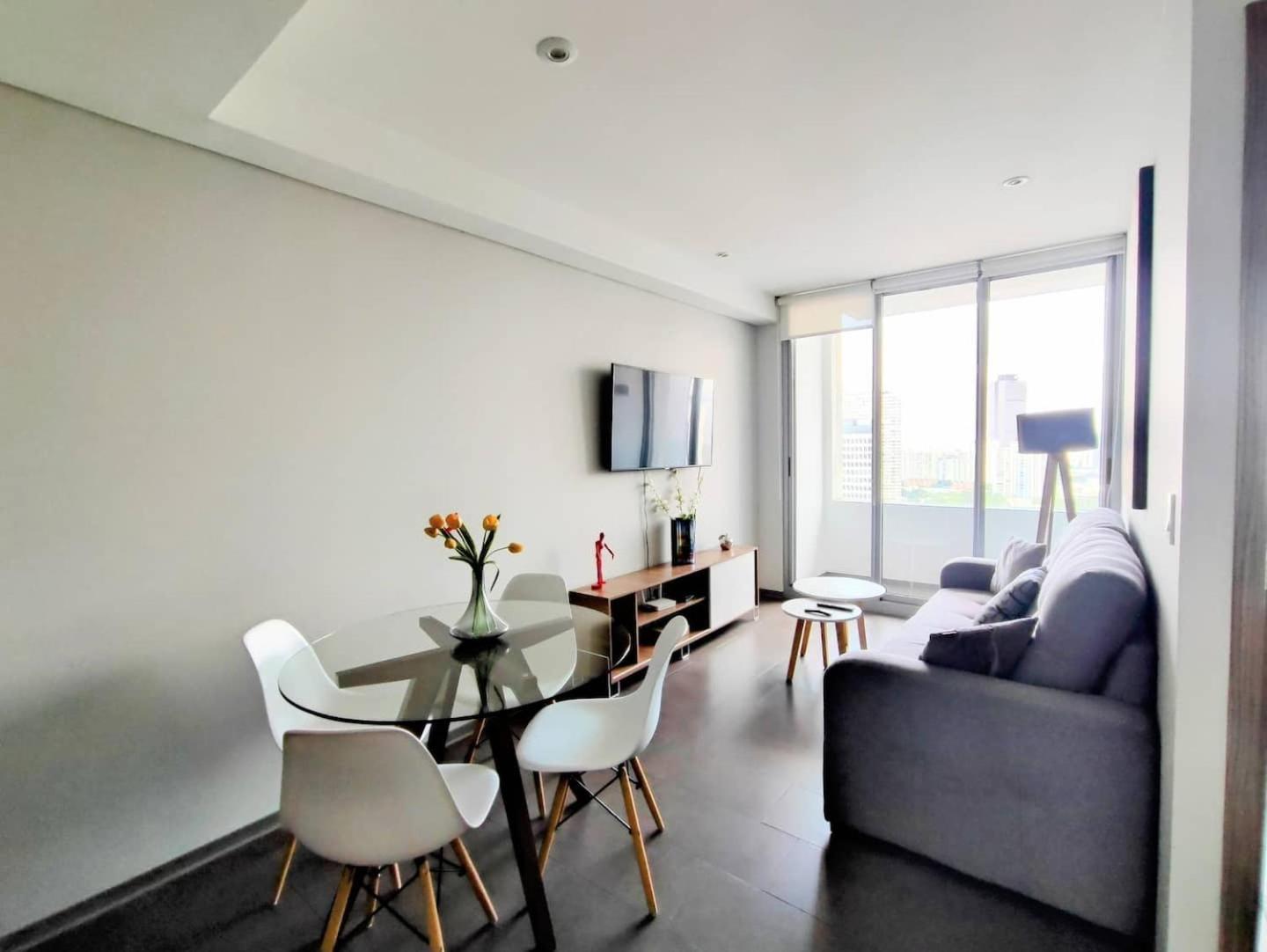 Alluring Views, Luxuriously Appointed In Polanco Apartment *