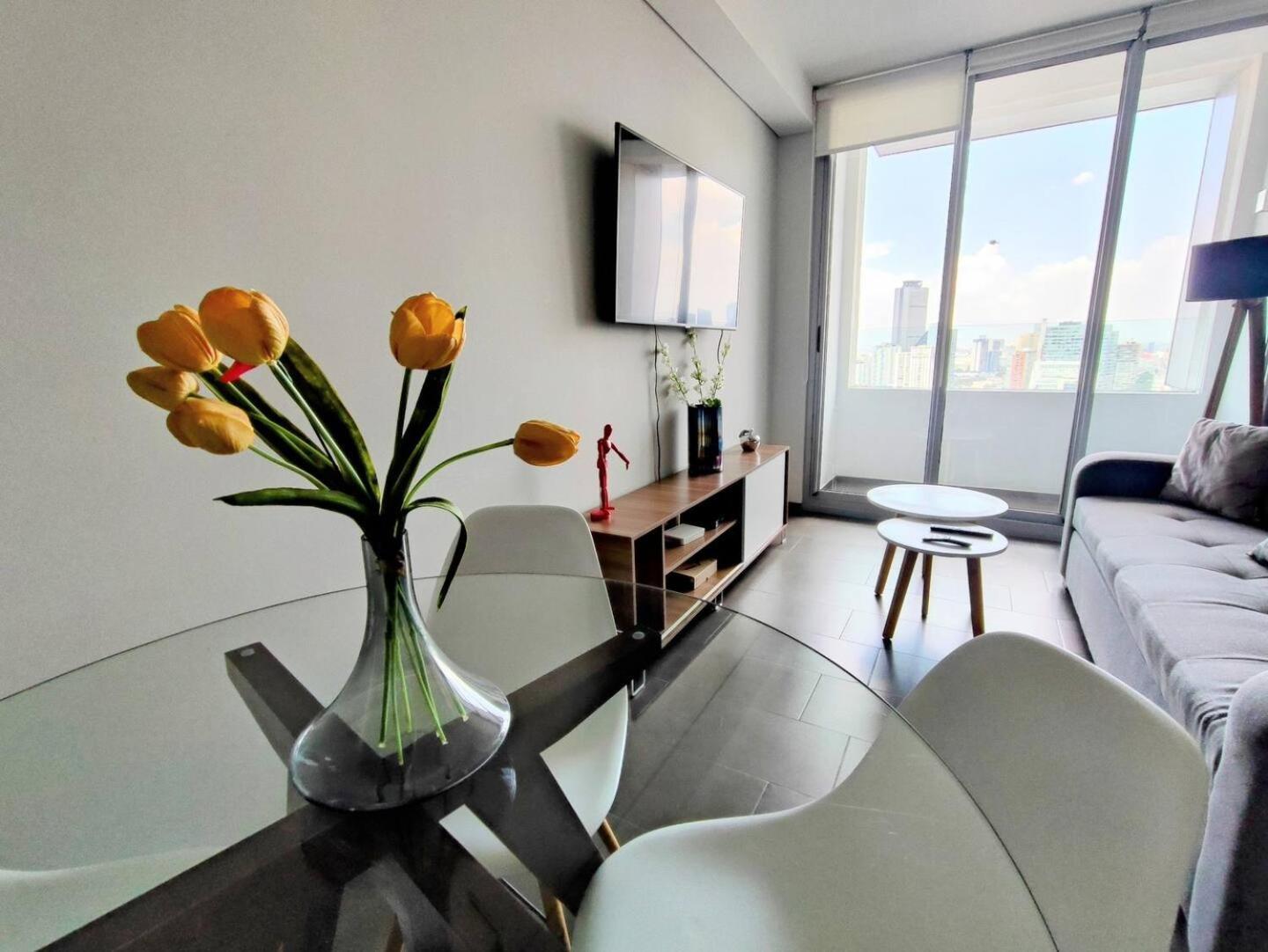Alluring Views, Luxuriously Appointed In Polanco Apartment *