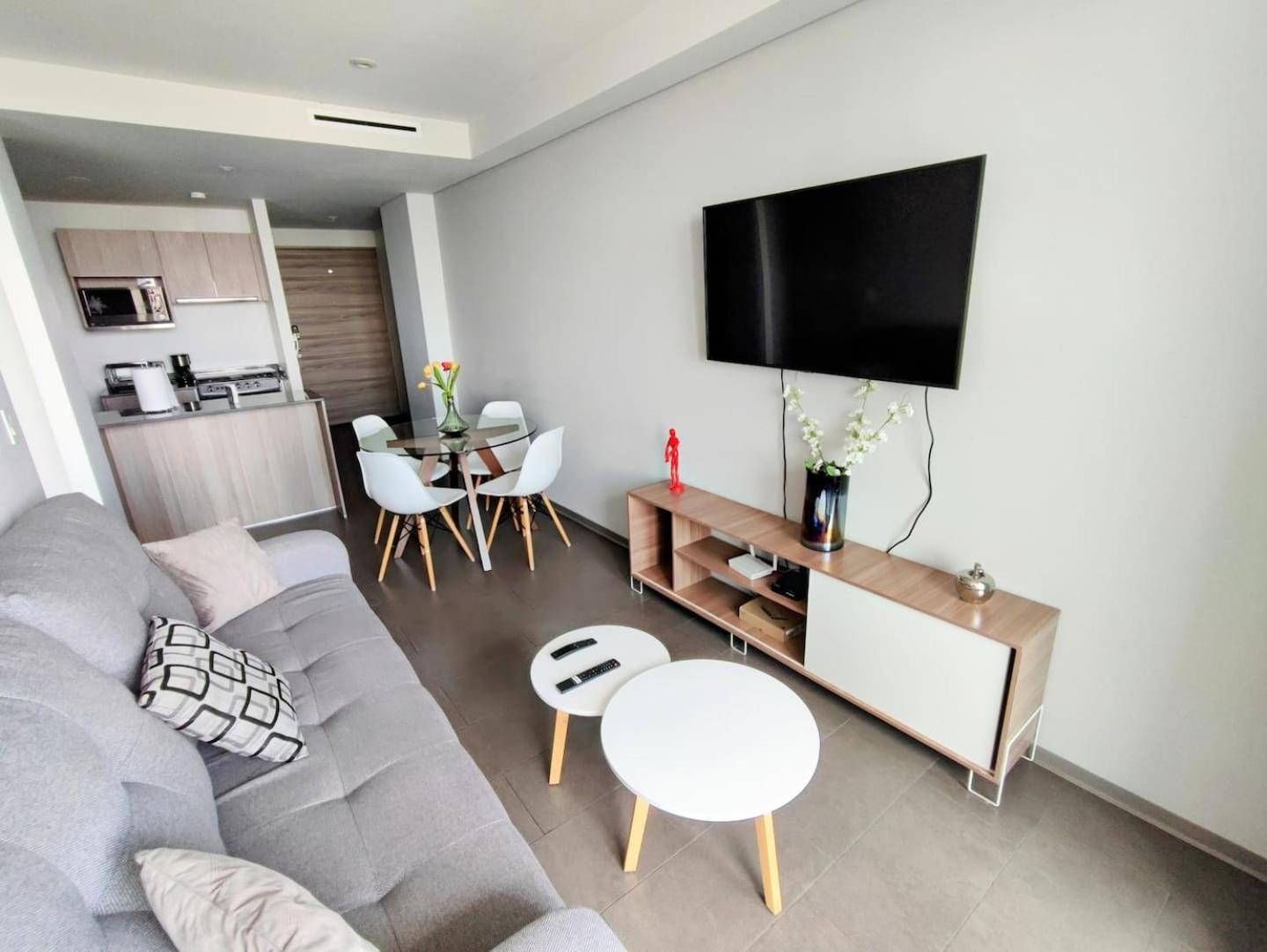Apartment Alluring Views, Luxuriously Appointed In Polanco *