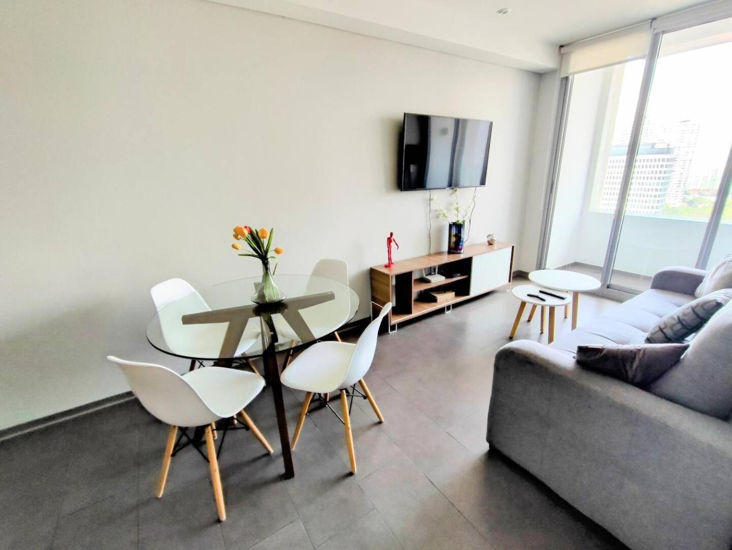 Apartment Alluring Views, Luxuriously Appointed In Polanco