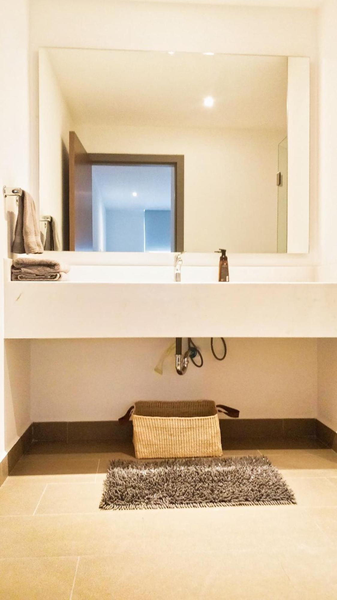 Great Location, High Speed Wifi, Beautiful 1br Apartment